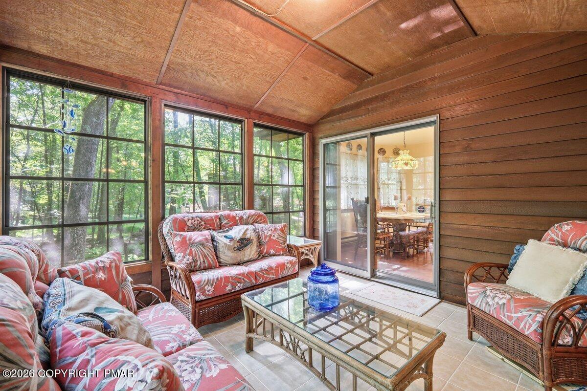425 Underhill Drive Property Photo 15