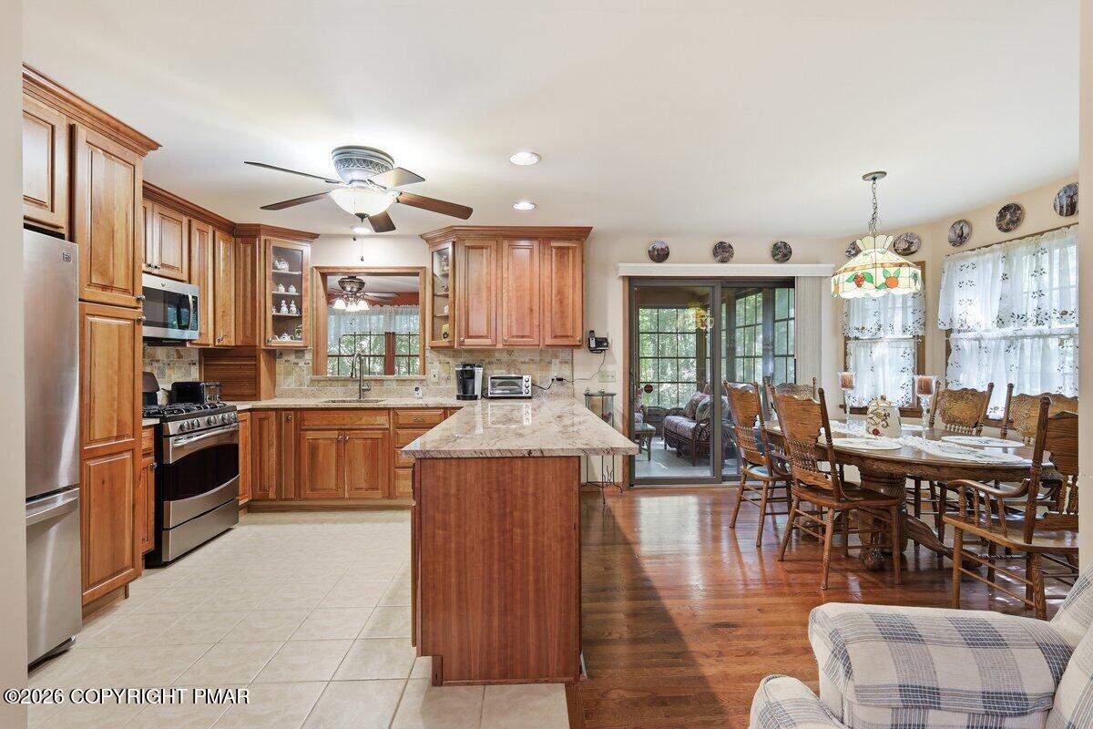 425 Underhill Drive Property Photo 16