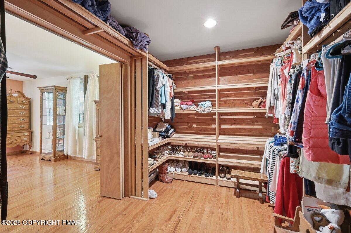 425 Underhill Drive Property Photo 28