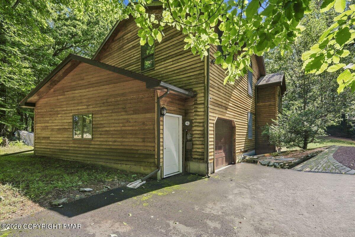 425 Underhill Drive Property Photo 58