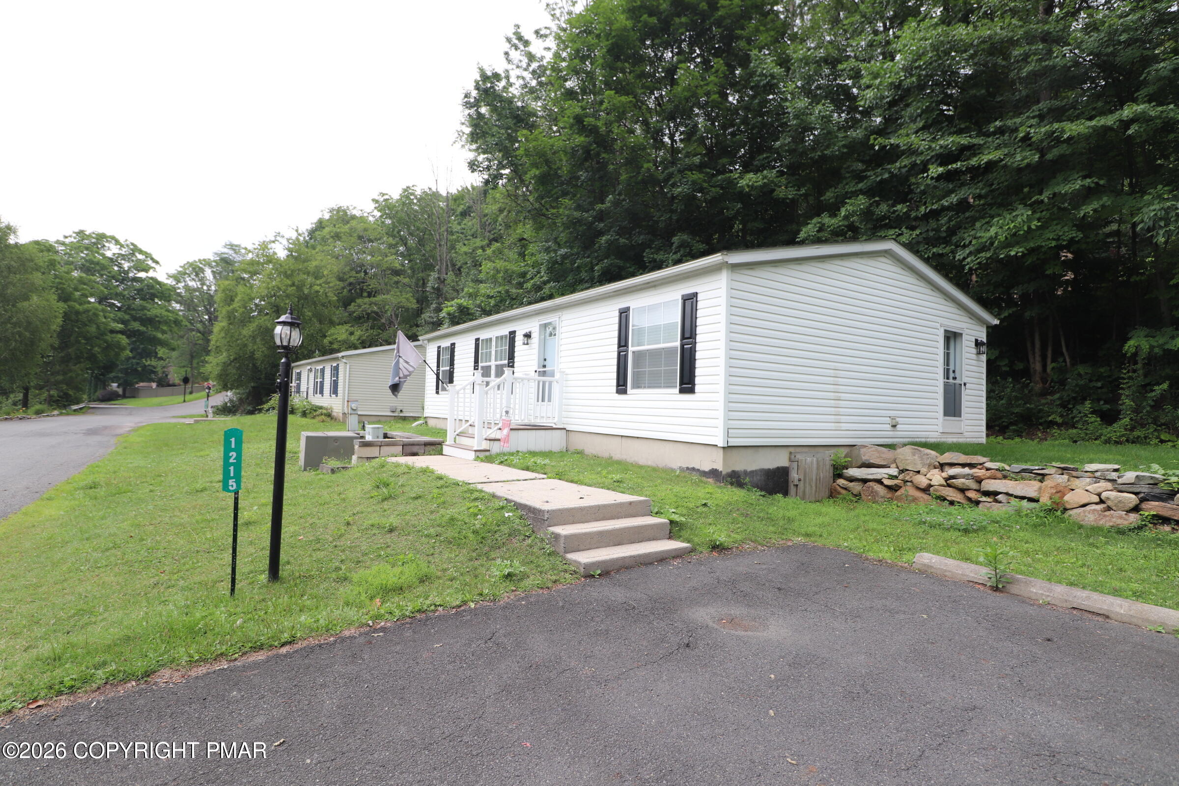 1215 Blue Mountain Circle Property Photo 3