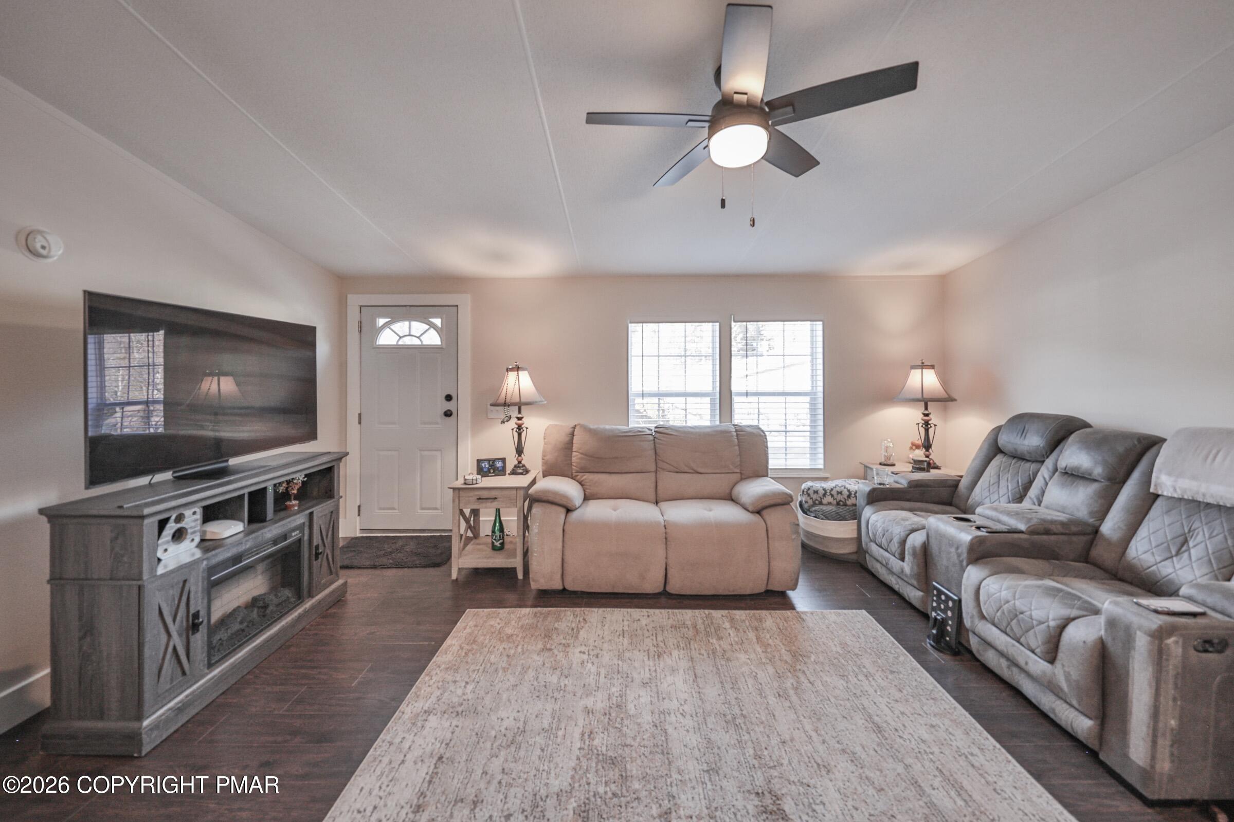 1215 Blue Mountain Circle Property Photo 7