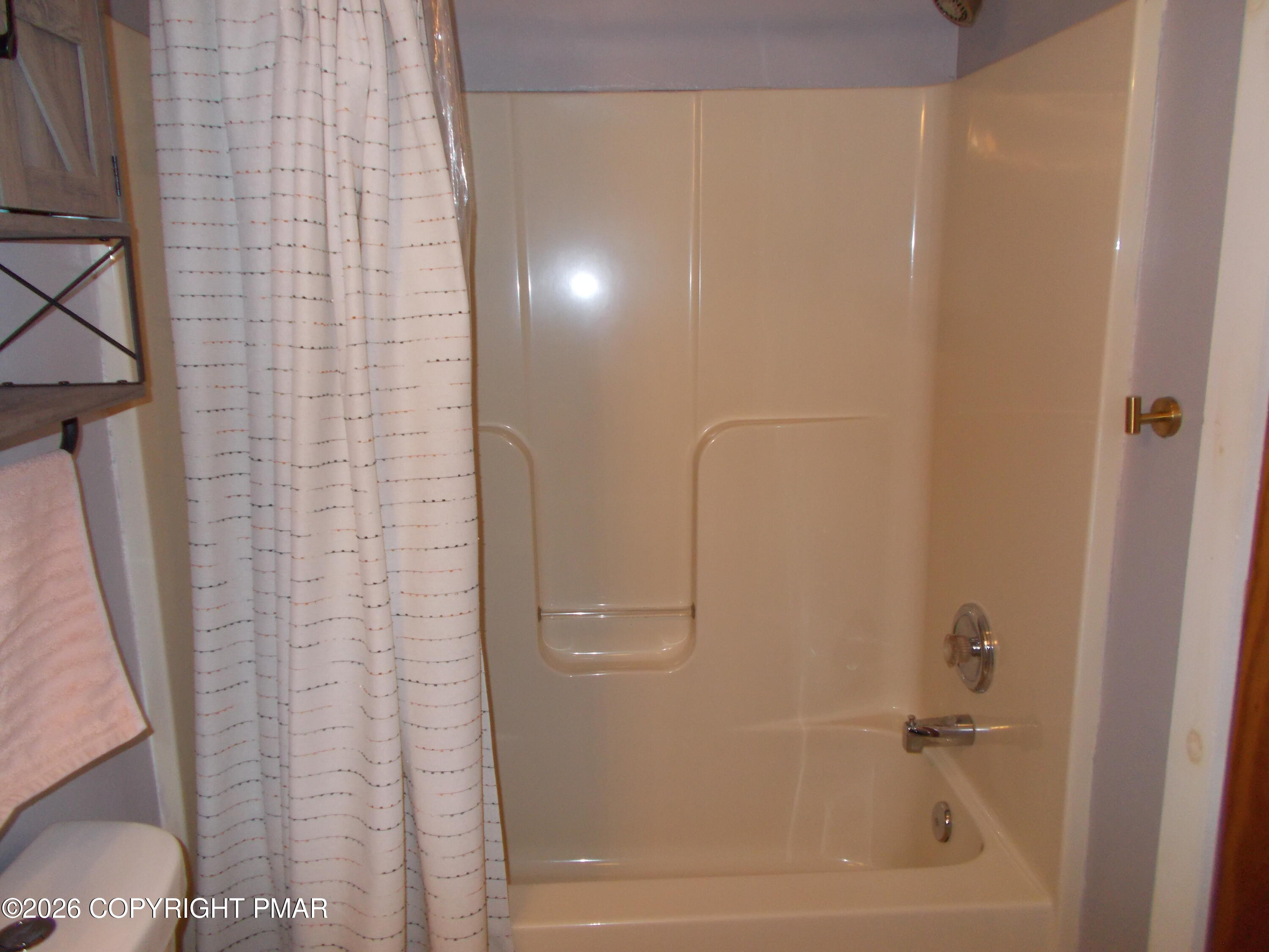 212 Summit Drive Property Photo 13