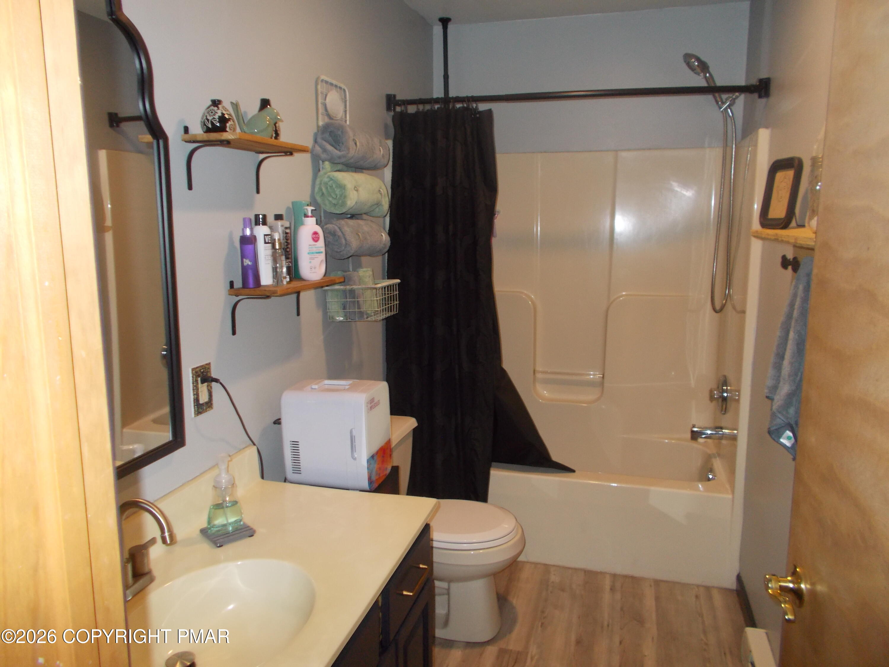 212 Summit Drive Property Photo 15