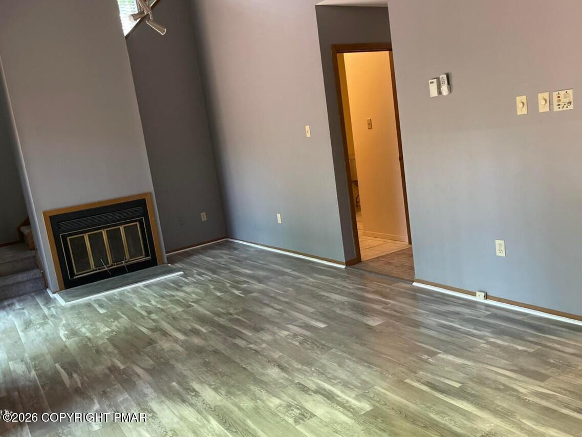259 Bristol Way Property Photo 5