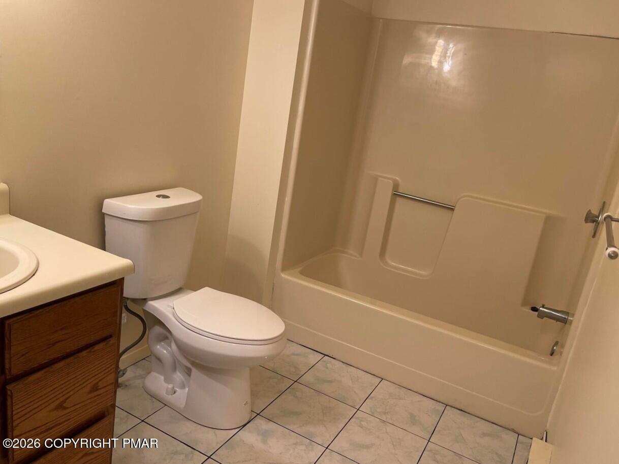 259 Bristol Way Property Photo 8