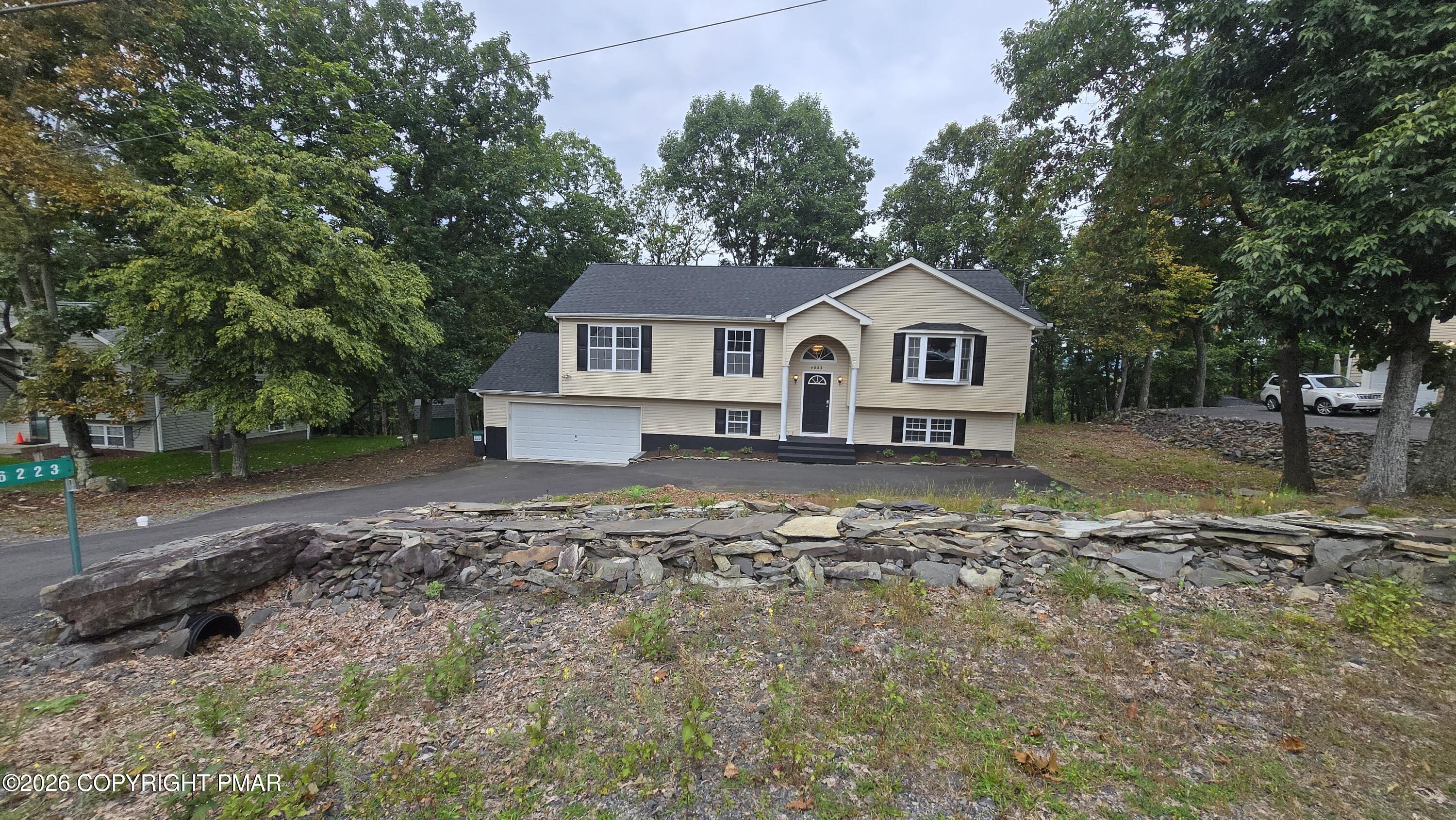 6223 Blue Beech Drive Property Photo 2