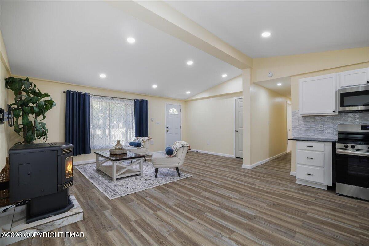 86 Windsor Road Property Photo 6