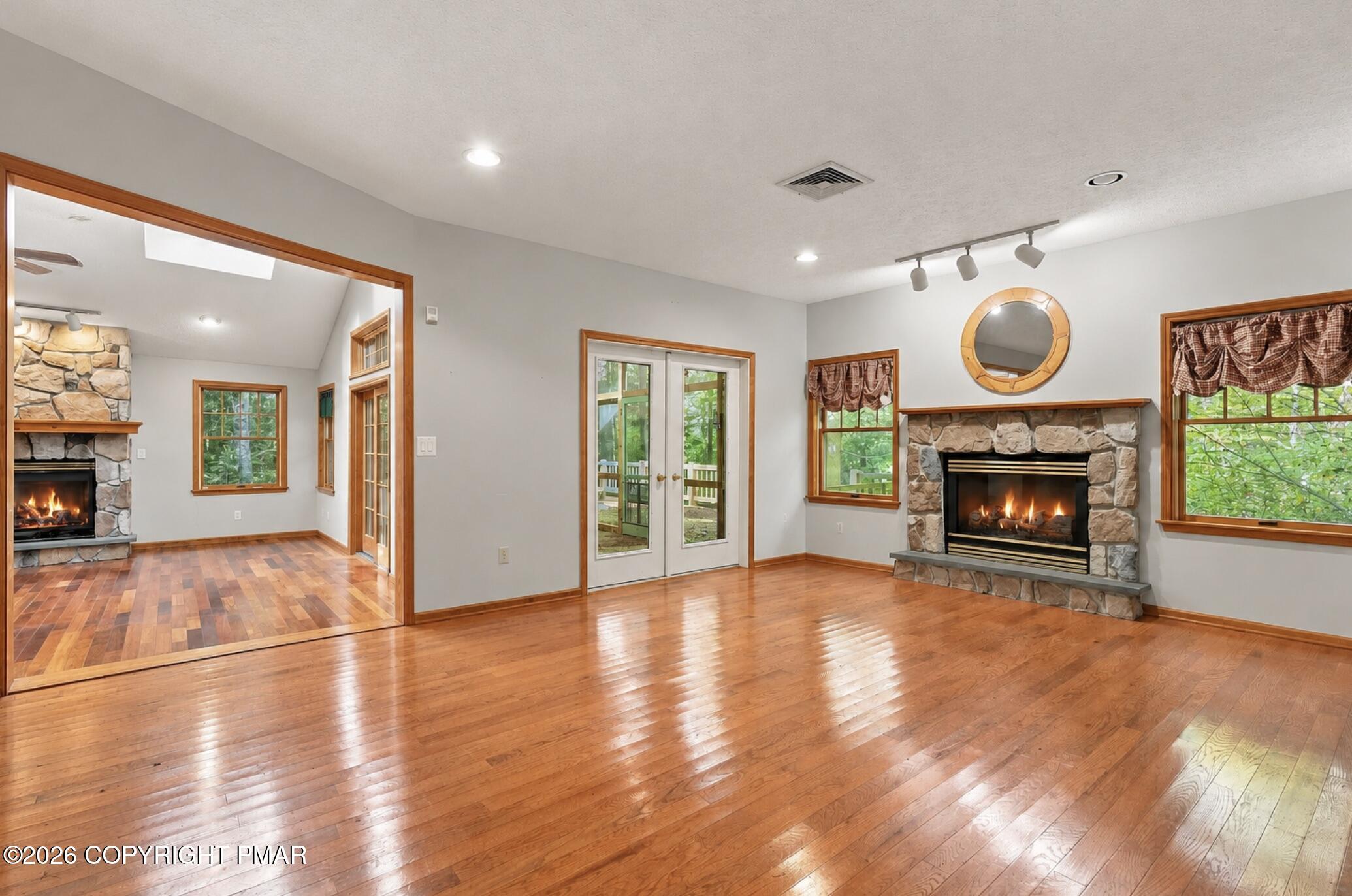 372 Brookside Drive Property Photo 7