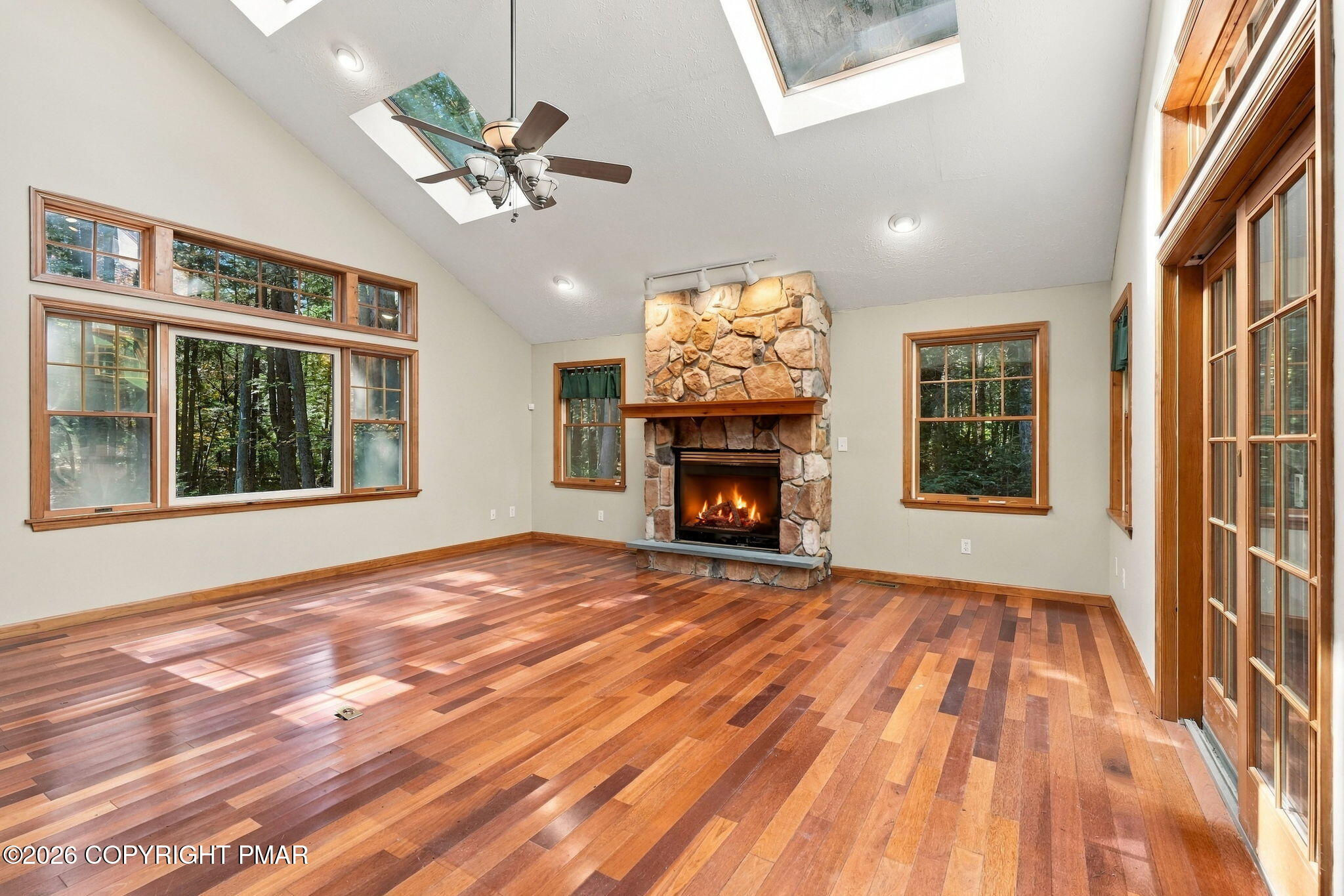 372 Brookside Drive Property Photo 13