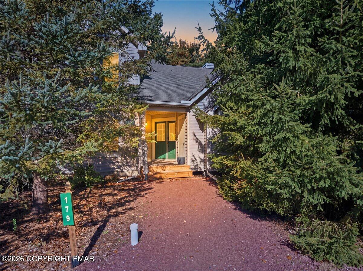 179 Hawthorne Court Property Photo 1