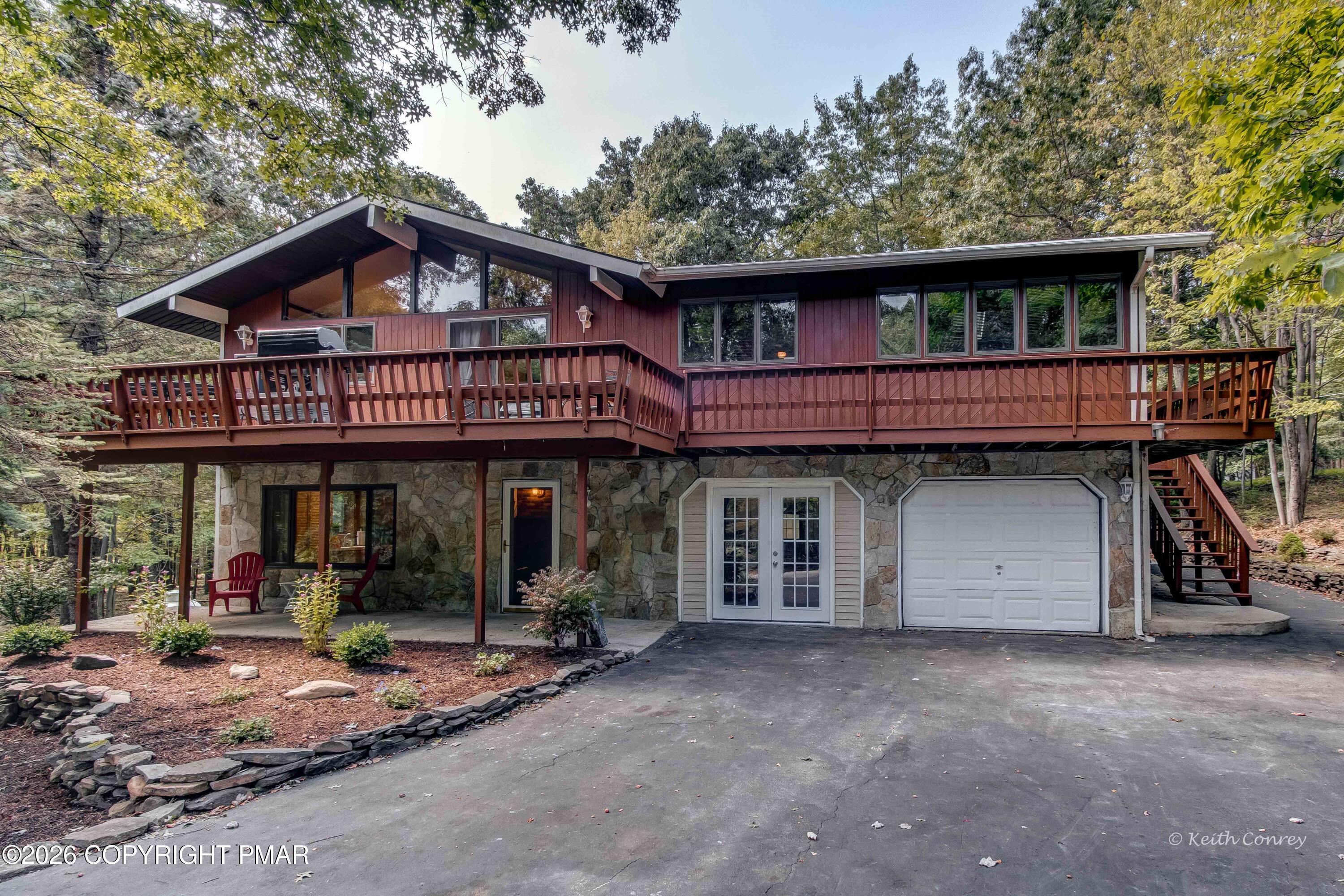 203 Thornberry Lane Property Photo 1