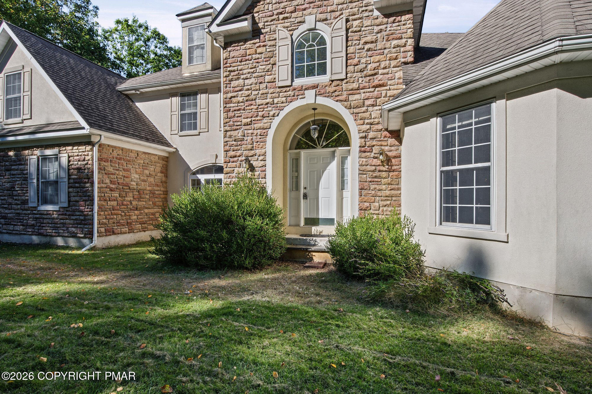 371 Joanne Court Property Photo 6