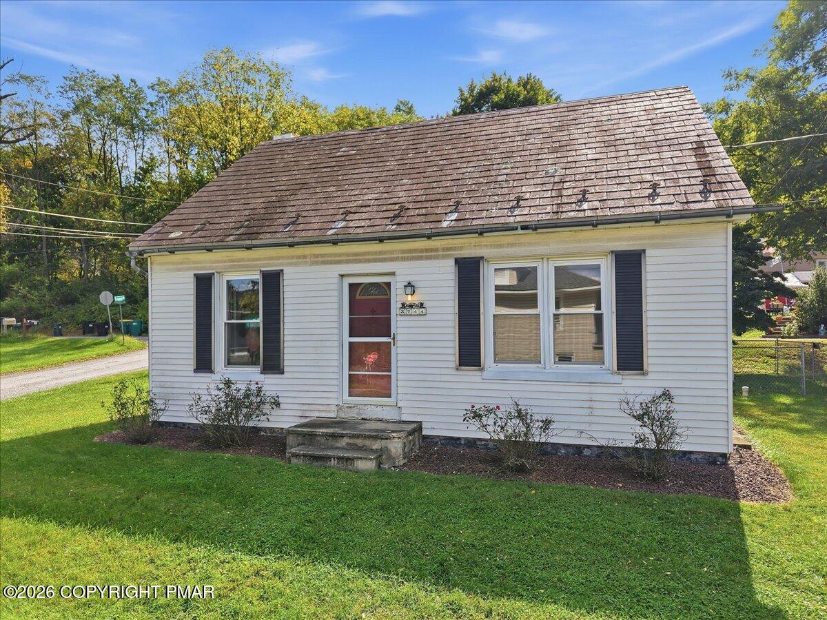 3744 Redbud Drive Property Photo 4