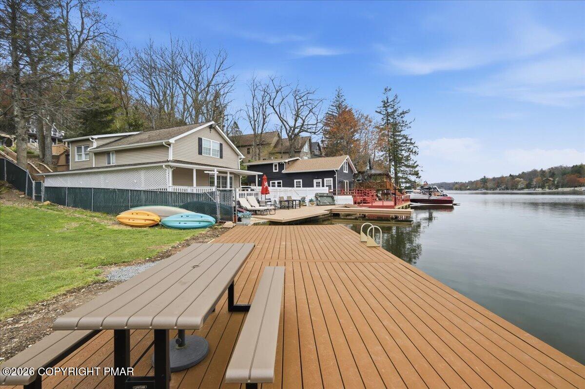 32 S Lake Drive Property Photo 6