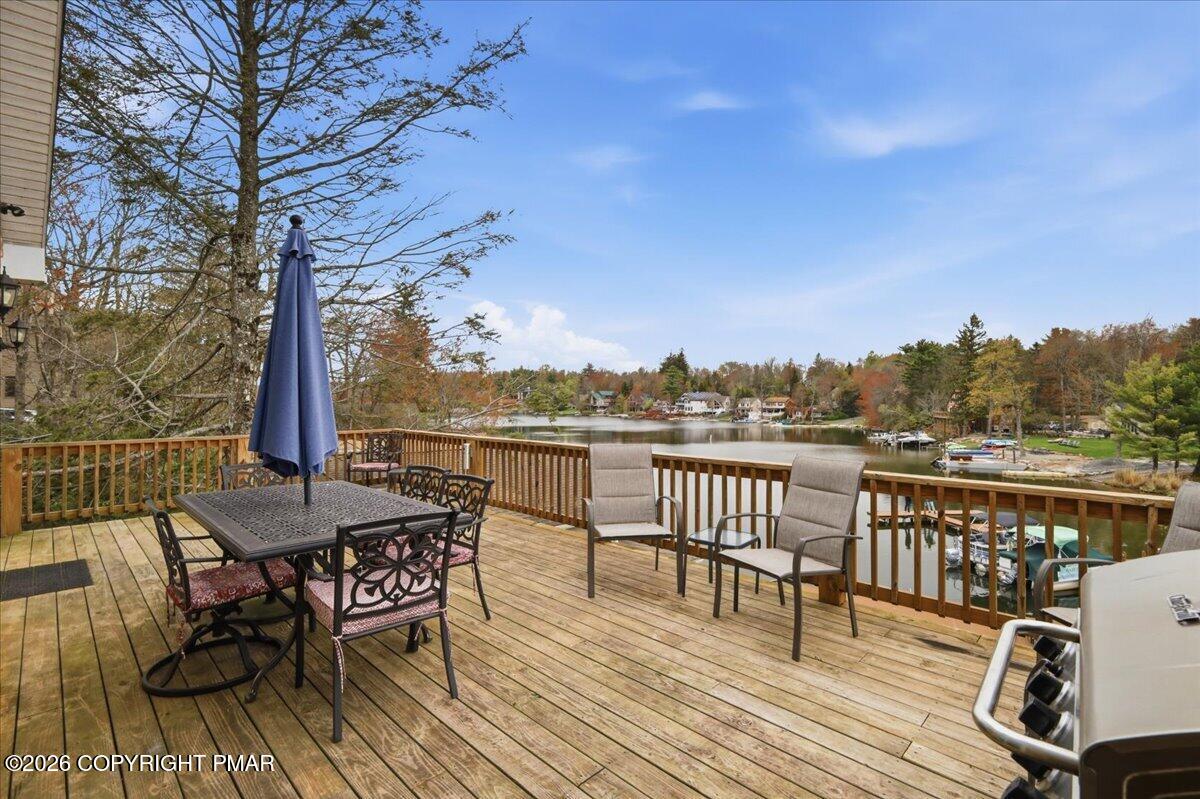 32 S Lake Drive Property Photo 11