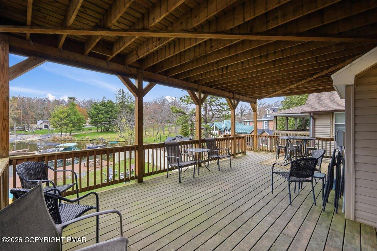 32 S Lake Drive Property Photo 15