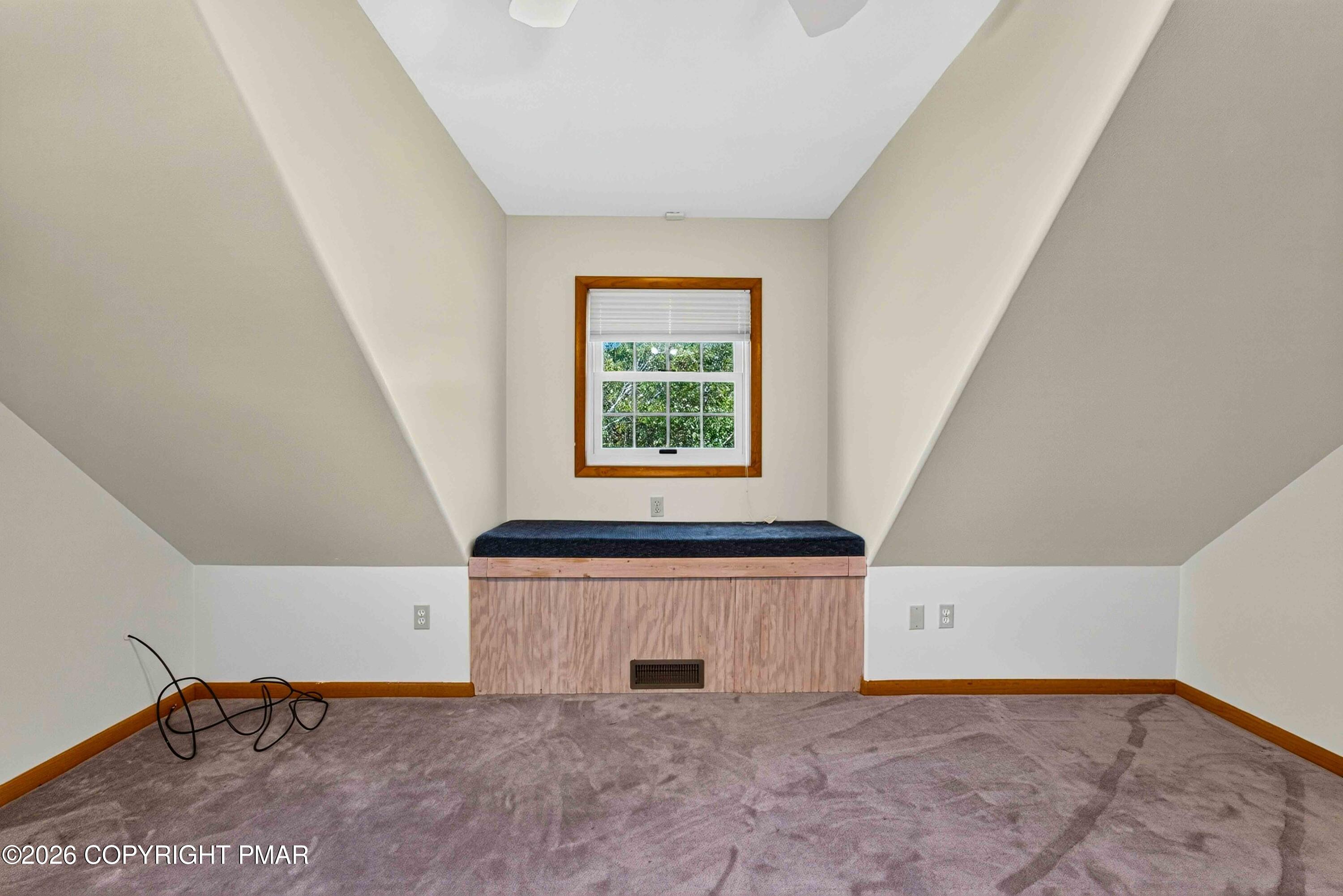 163b Hilltop Road Property Photo 32