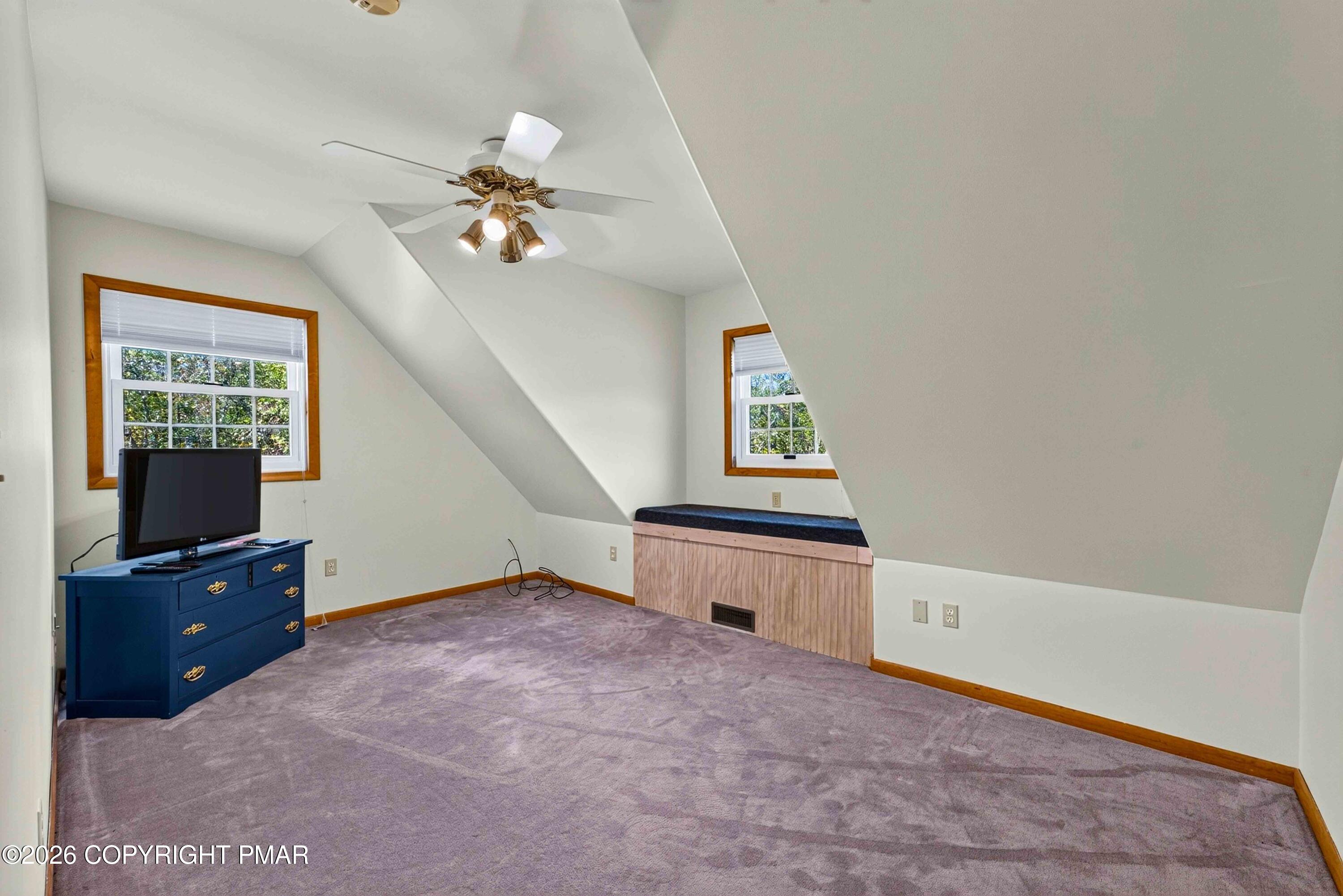 163b Hilltop Road Property Photo 33