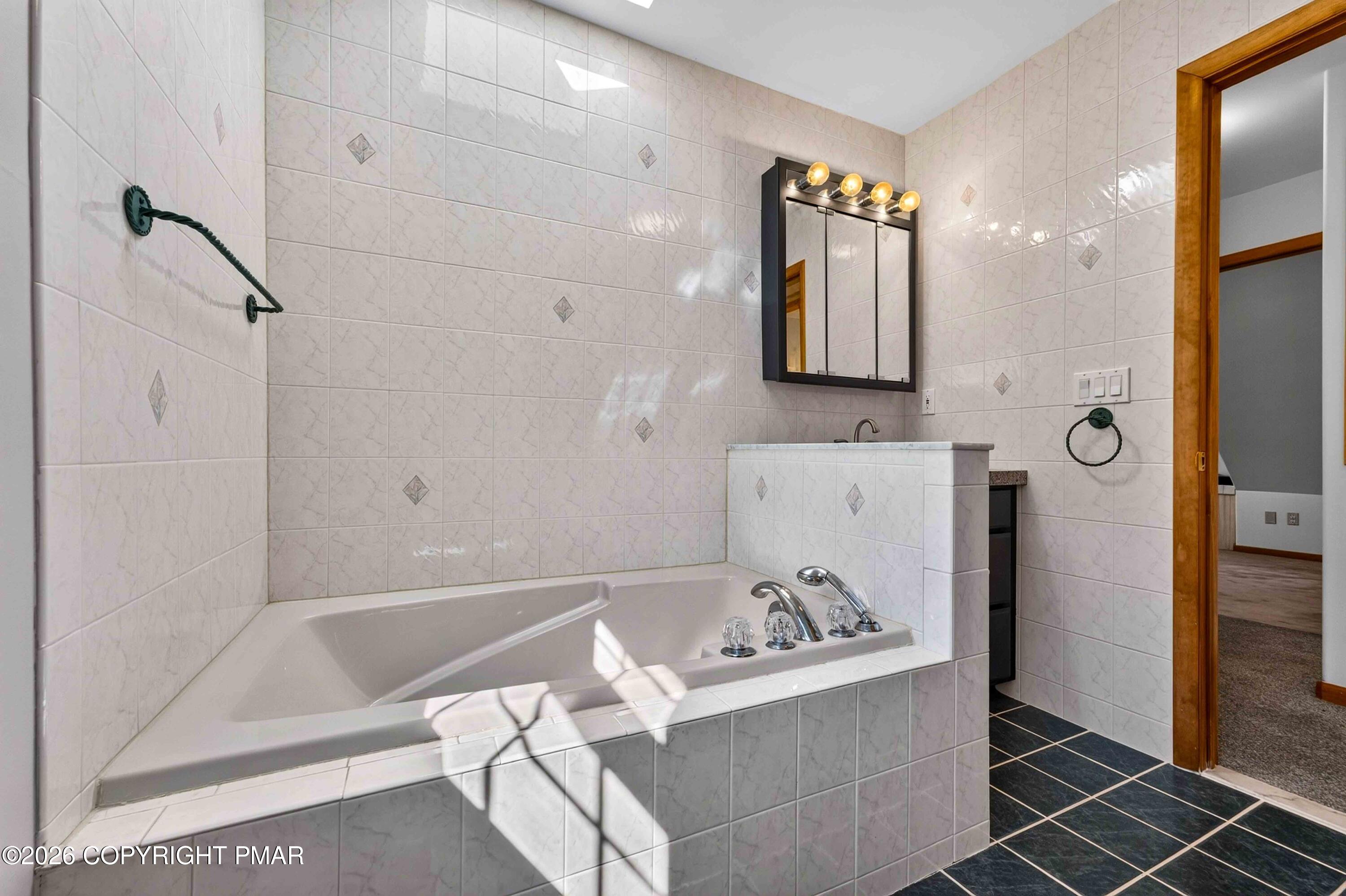 163b Hilltop Road Property Photo 37