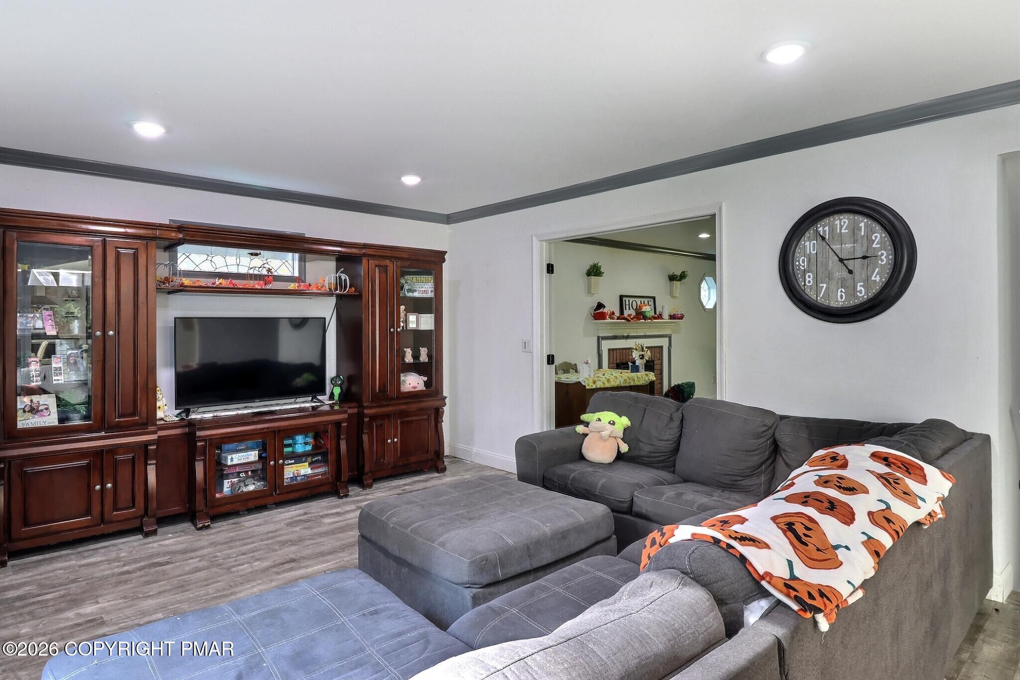 1526 Slope Road Property Photo 12