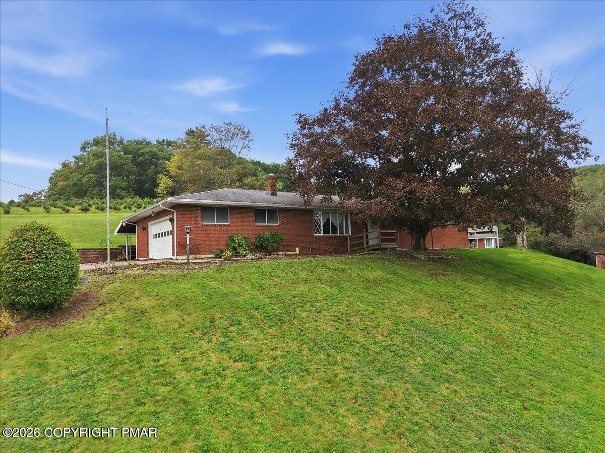 183 Hemlock Drive Property Photo 2