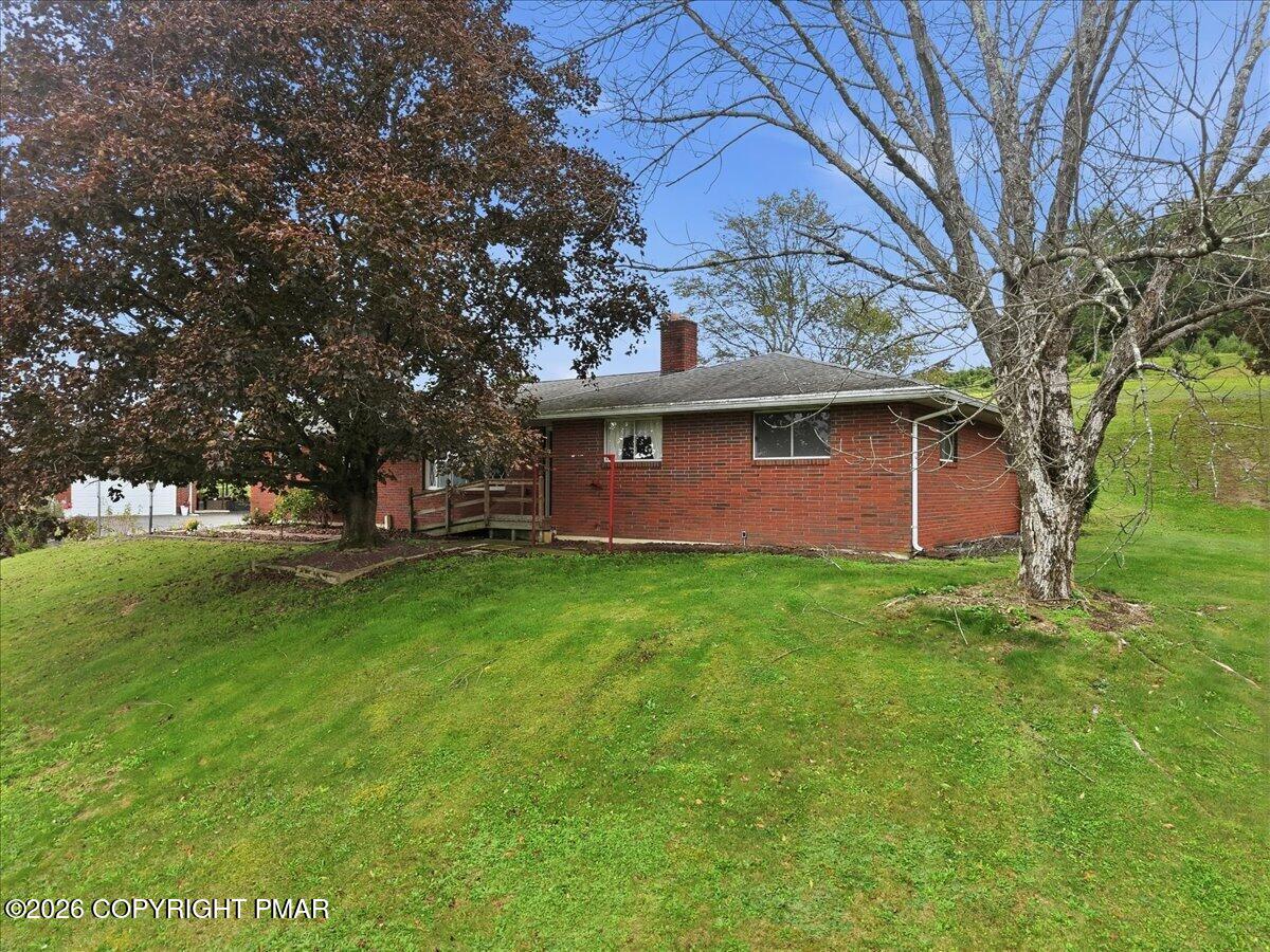 183 Hemlock Drive Property Photo 5