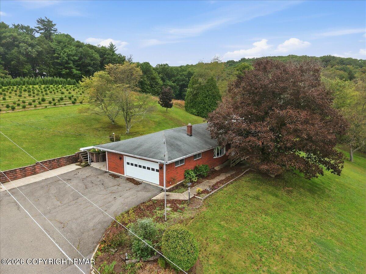 183 Hemlock Drive Property Photo 6