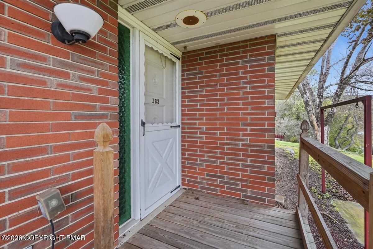 183 Hemlock Drive Property Photo 8