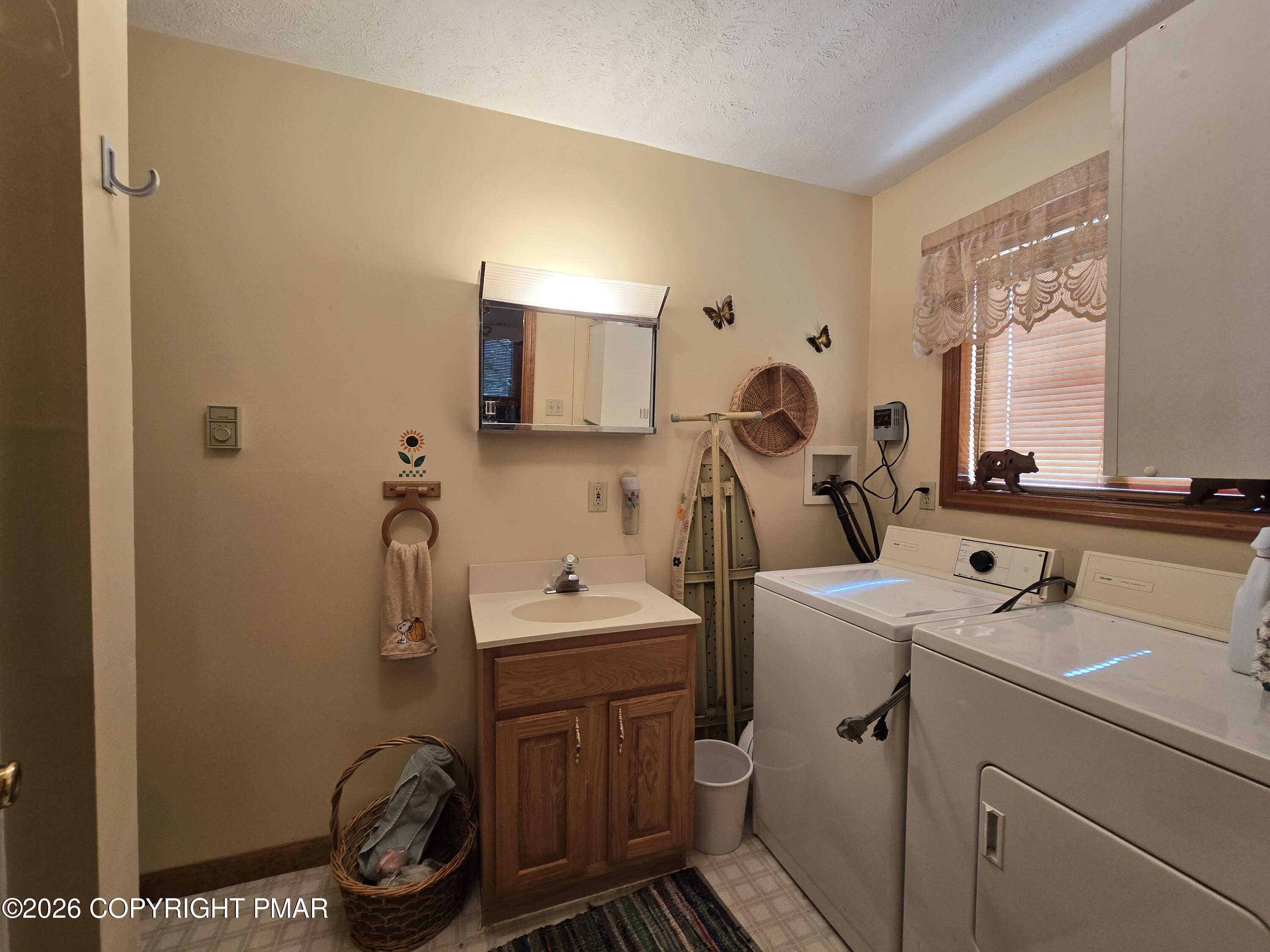 128 Kipling Lane Property Photo 12