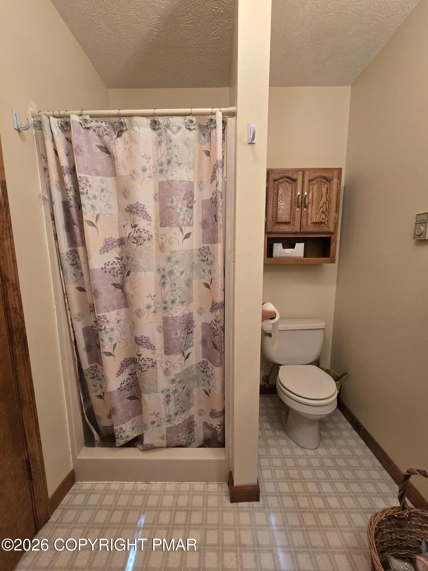 128 Kipling Lane Property Photo 13