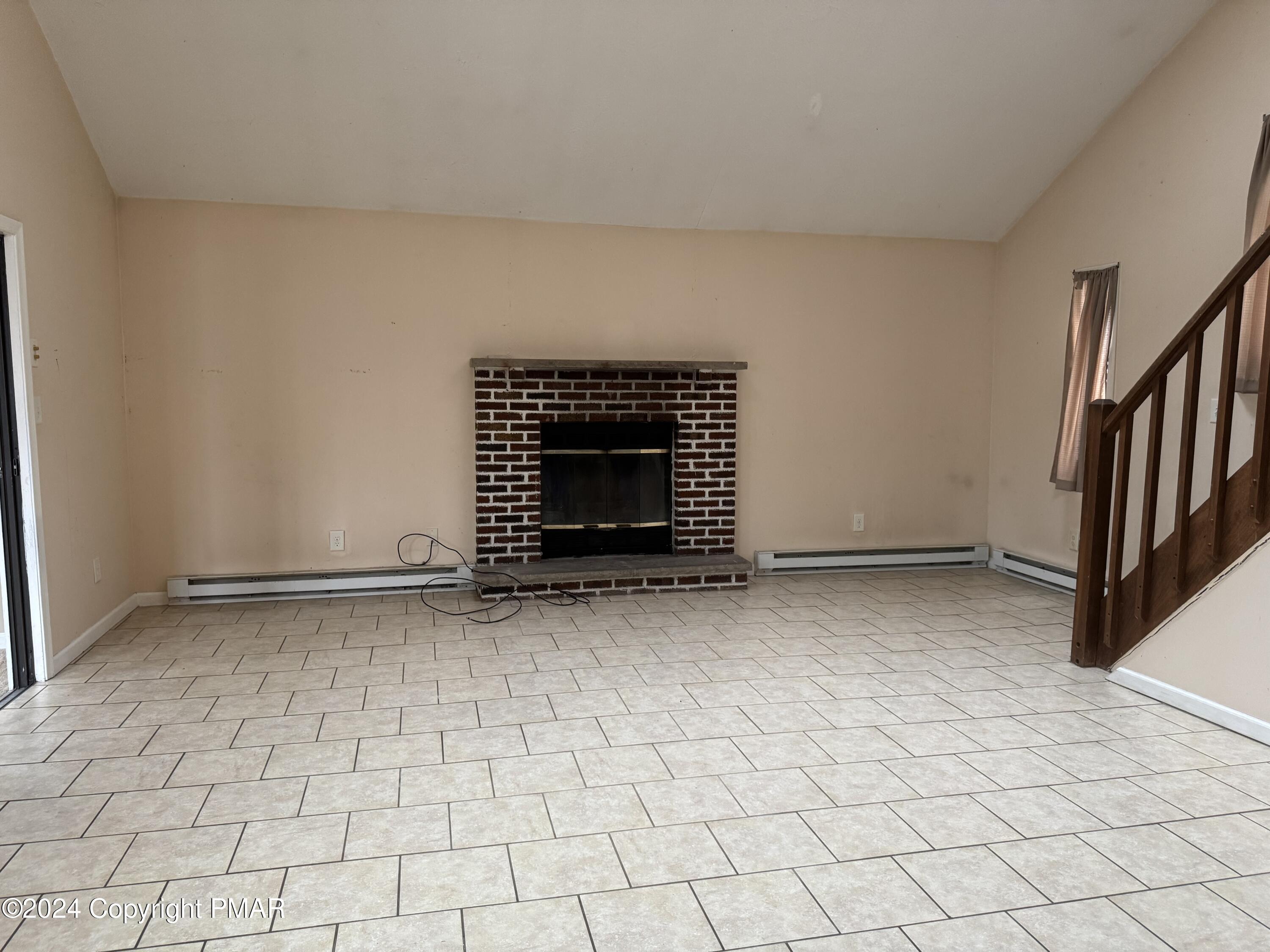 9193 Buttonwood Court Property Photo 5