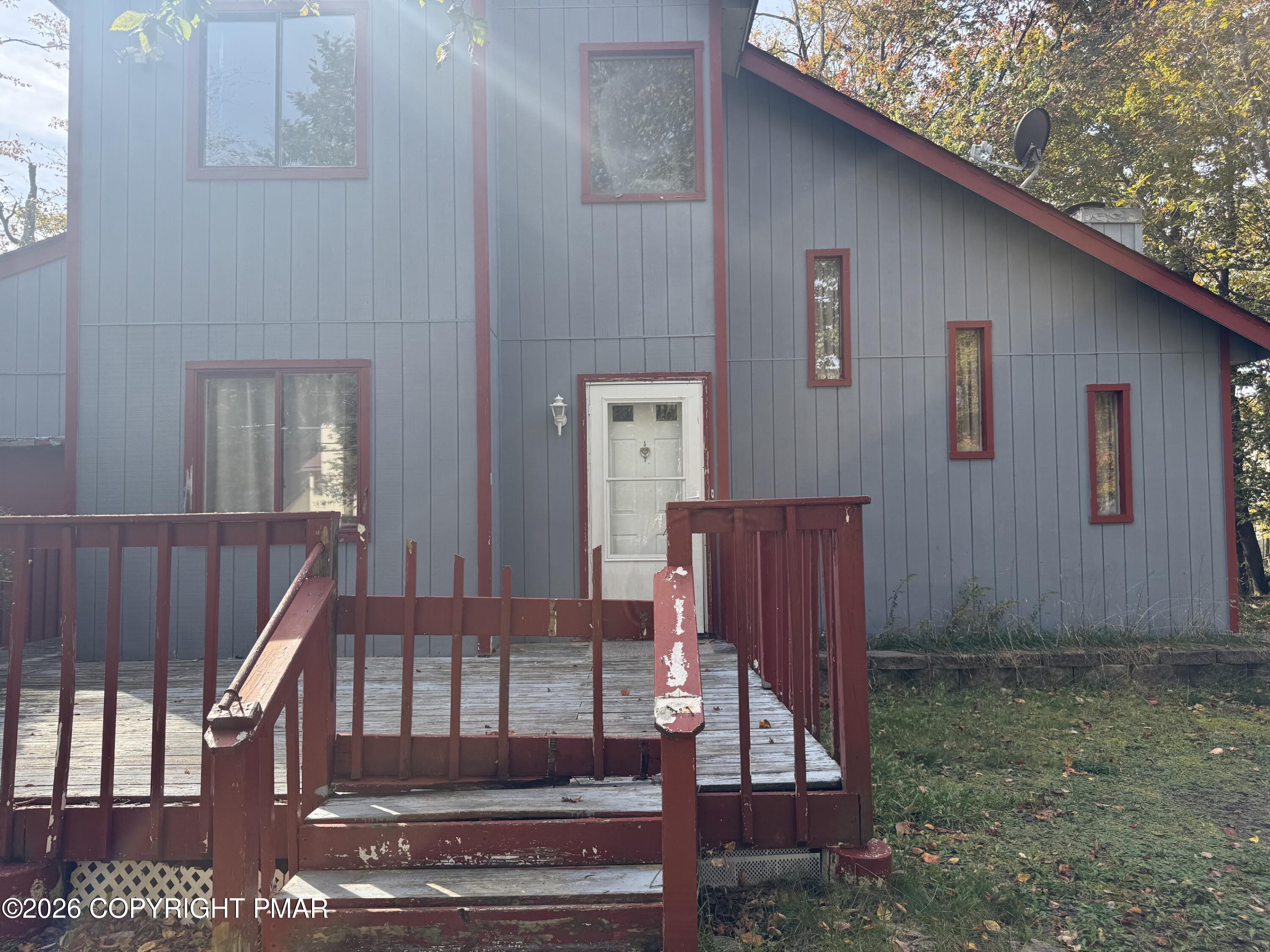 9193 Buttonwood Court Property Photo 3