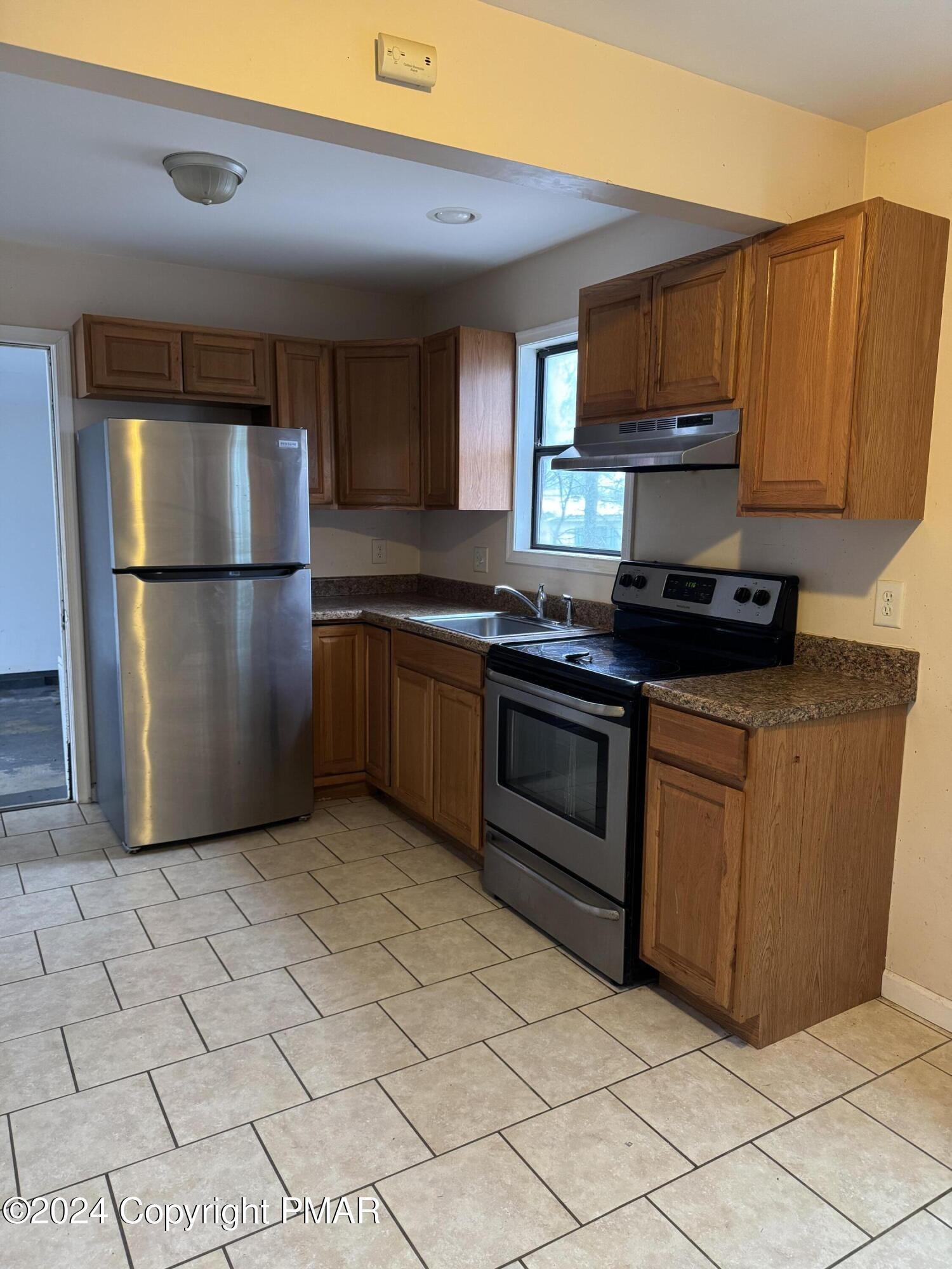 9193 Buttonwood Court Property Photo 4