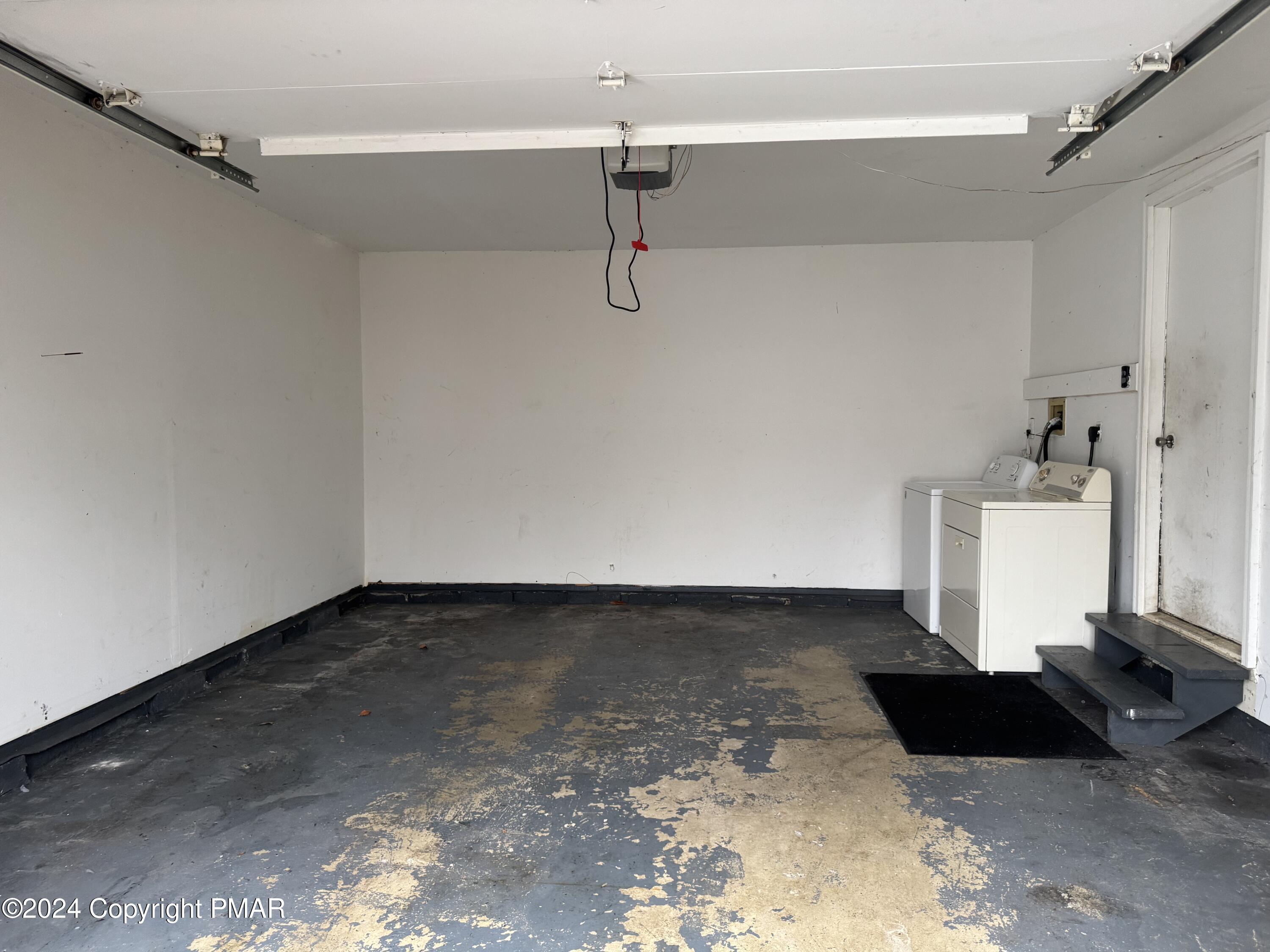 9193 Buttonwood Court Property Photo 18