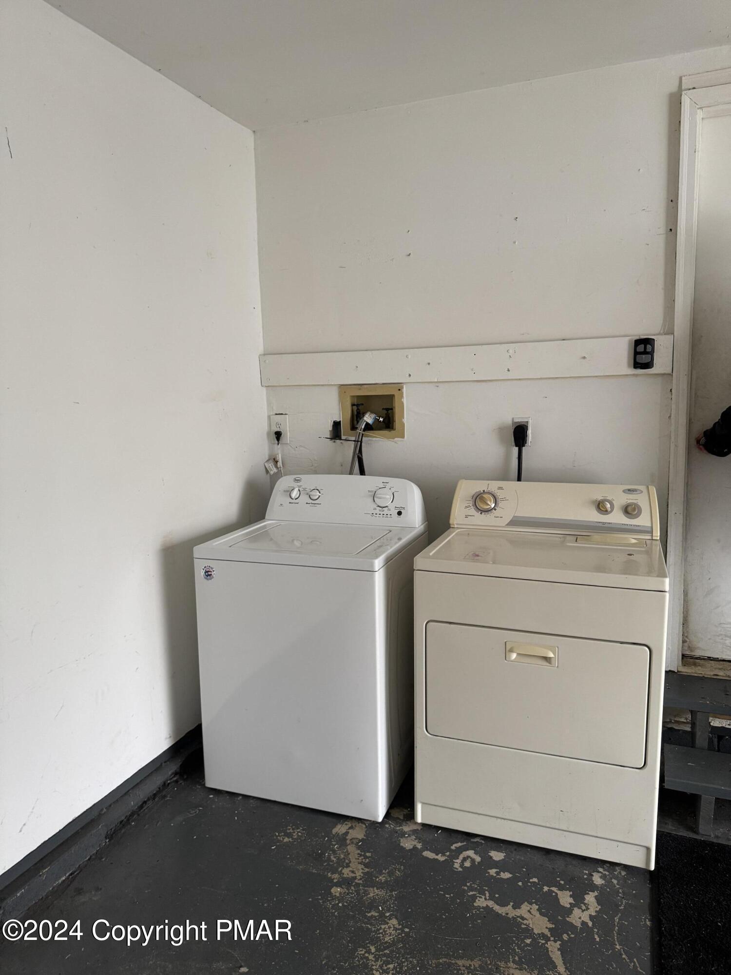 9193 Buttonwood Court Property Photo 19