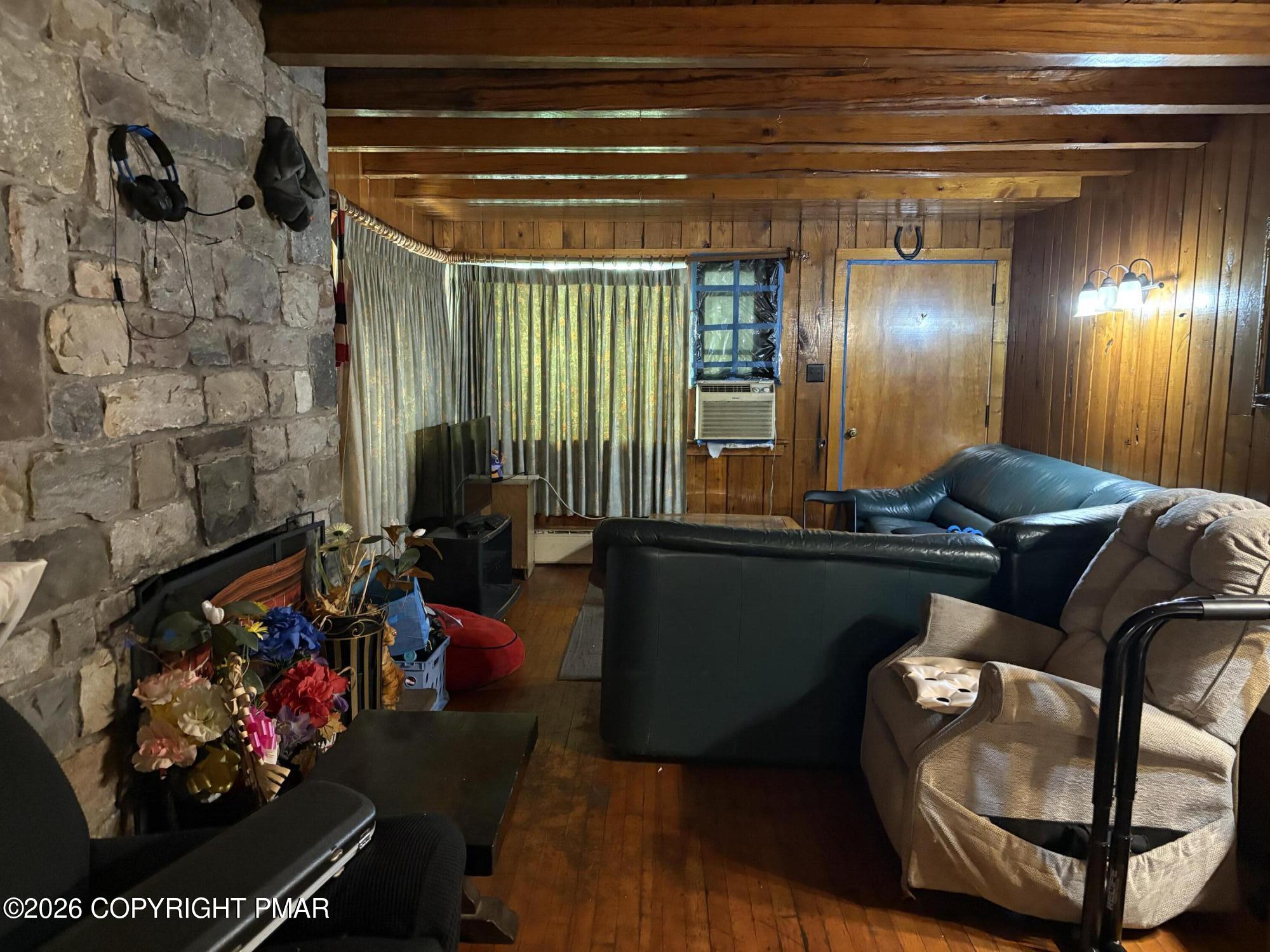 2745 Mountain Road Property Photo 4