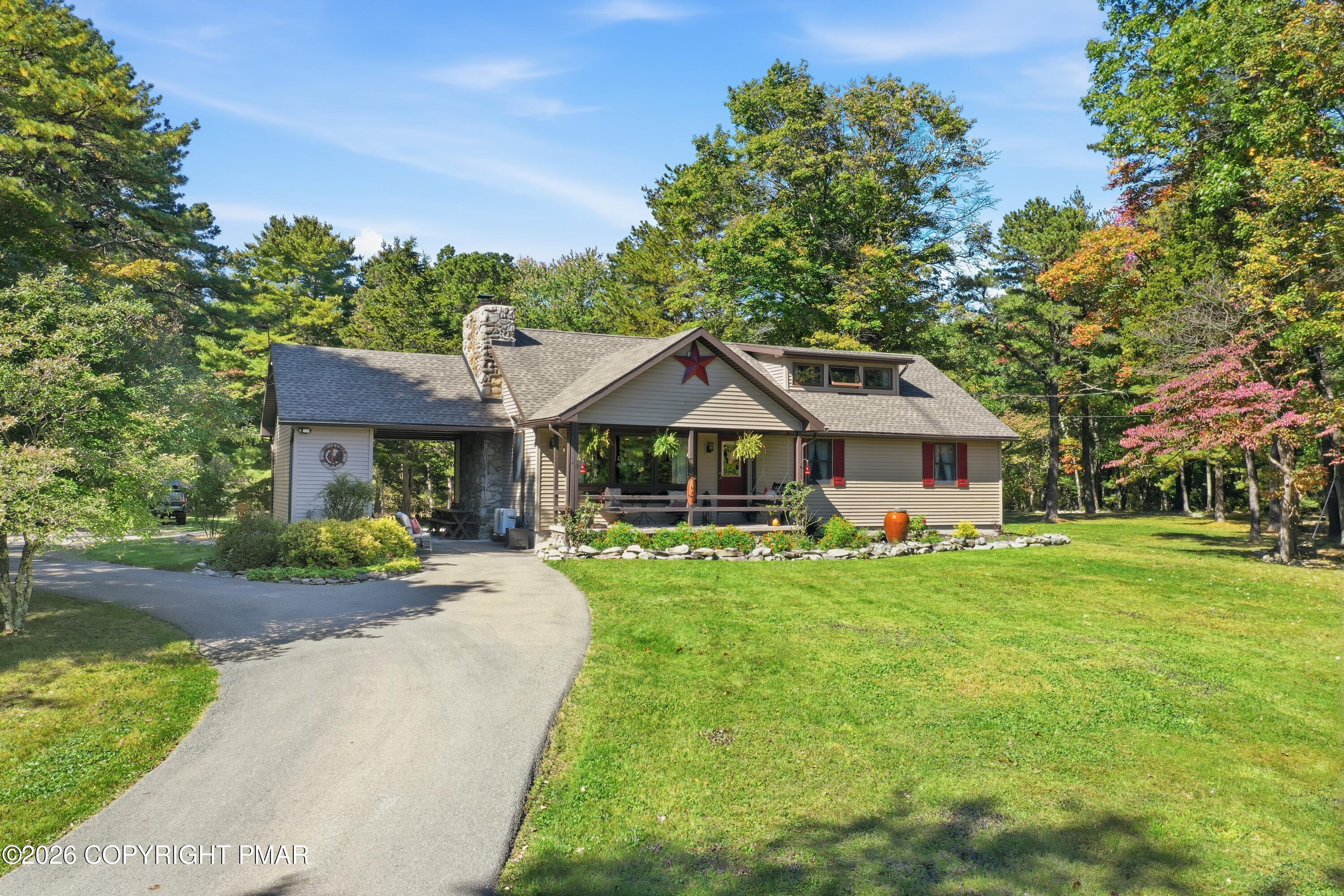 1437 Twin Pine Road Property Photo 3