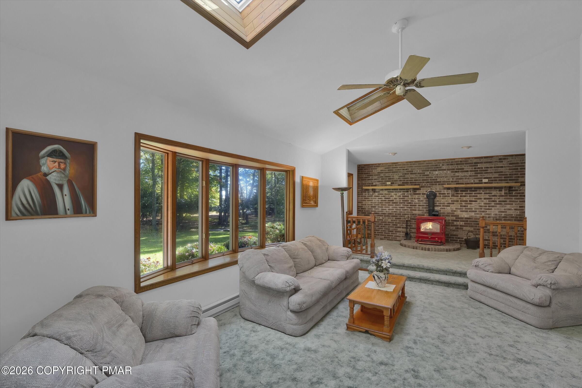 909 Hell Hollow Road Property Photo 2