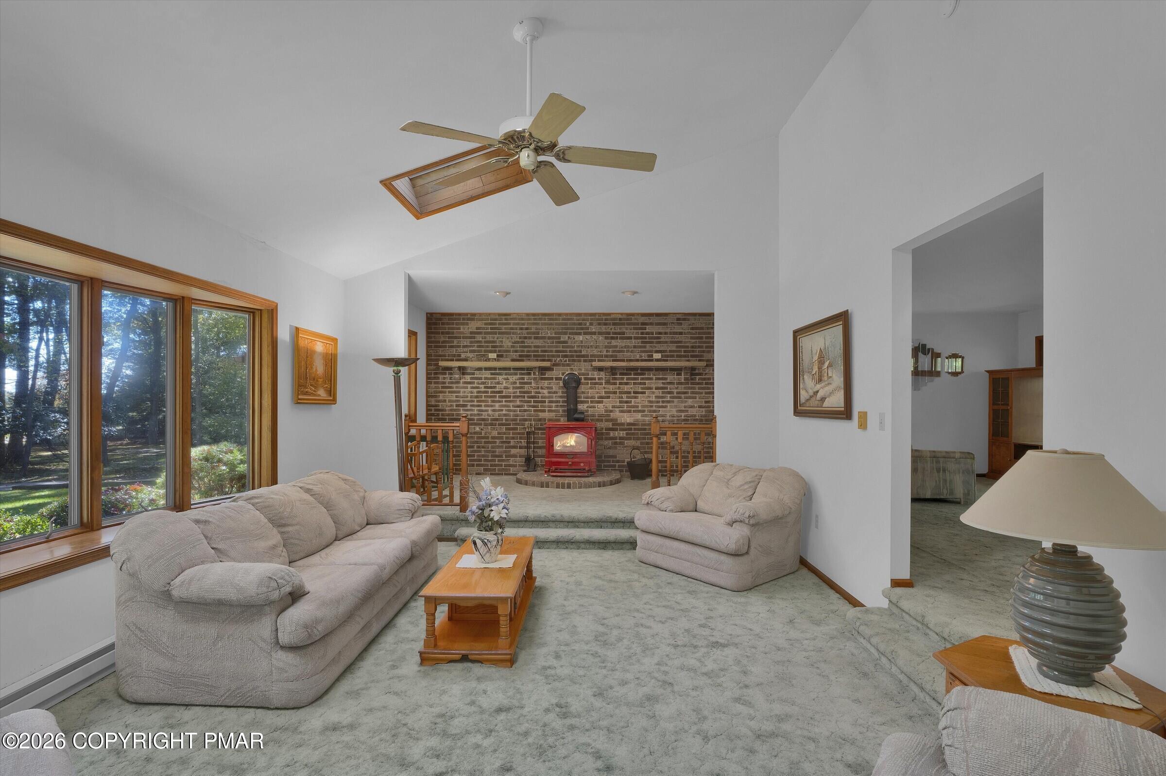 909 Hell Hollow Road Property Photo 4