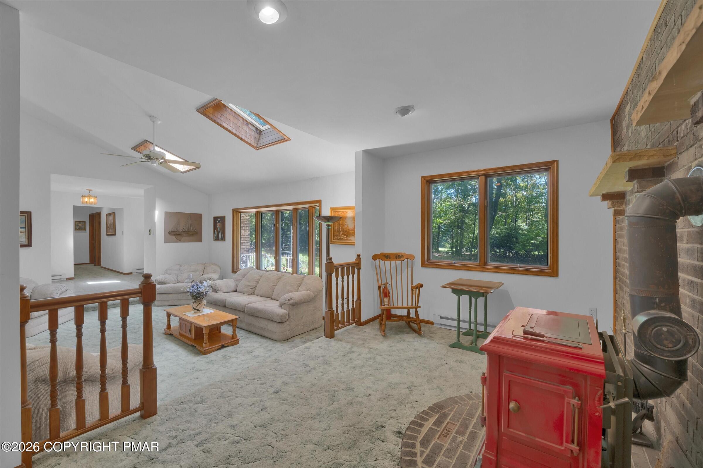 909 Hell Hollow Road Property Photo 11