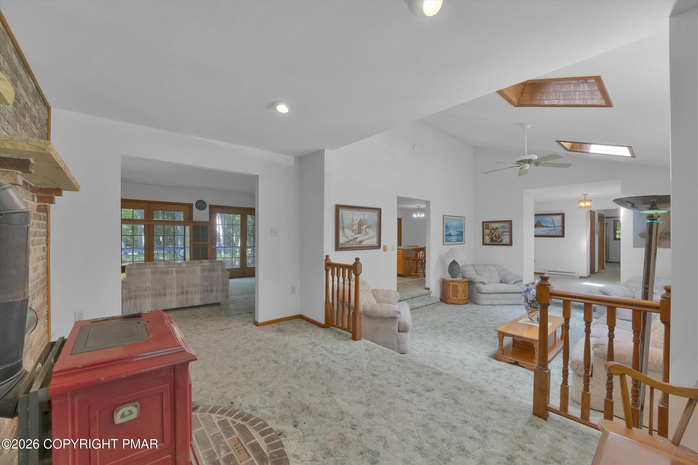 909 Hell Hollow Road Property Photo 12