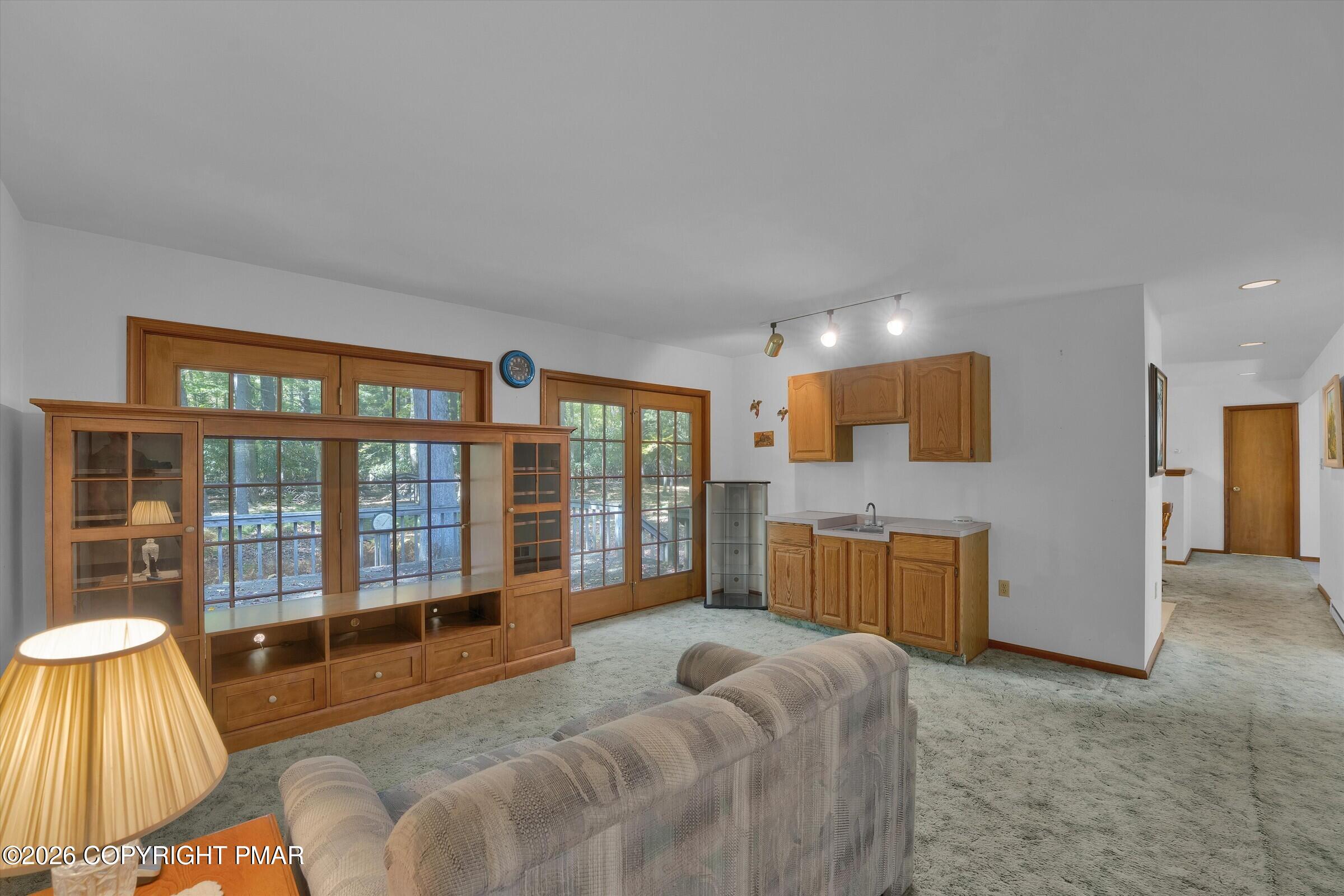 909 Hell Hollow Road Property Photo 13