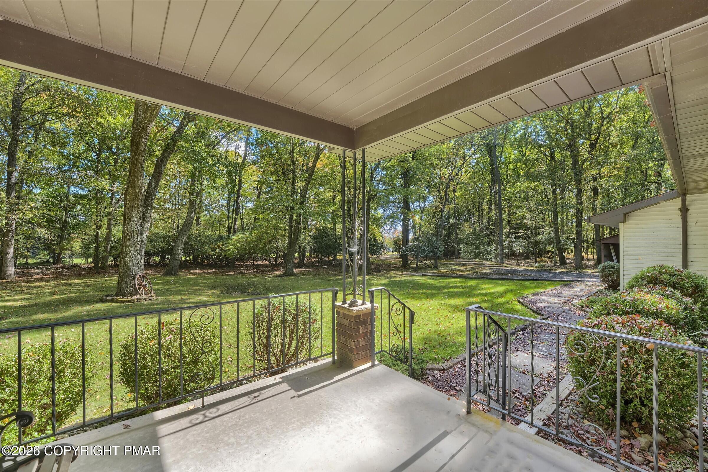 909 Hell Hollow Road Property Photo 39