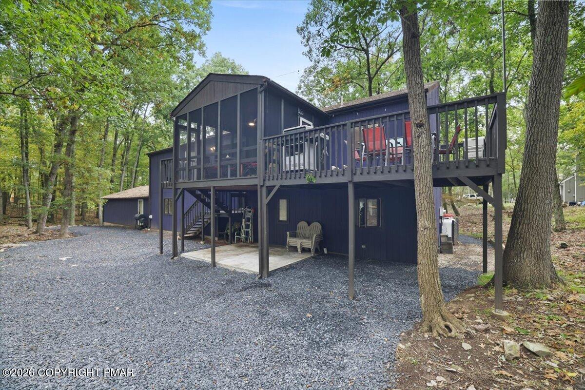 6138 Wales Court Property Photo 9