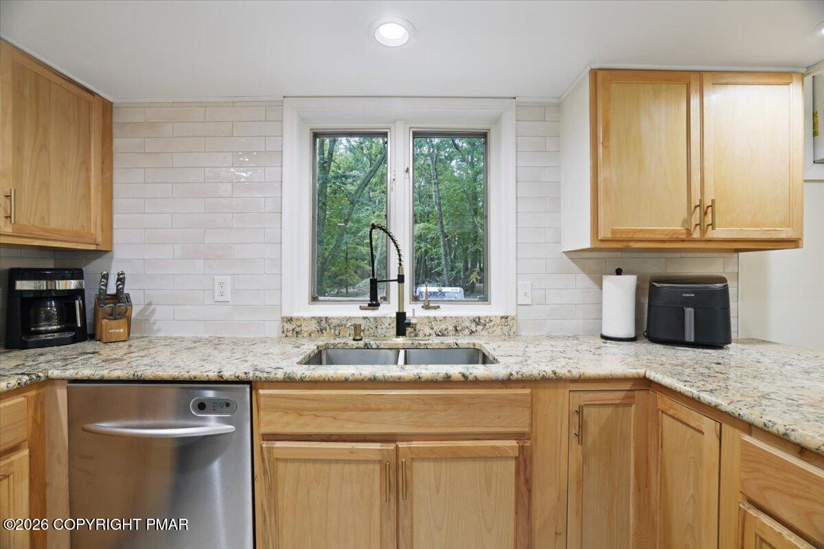 6138 Wales Court Property Photo 12