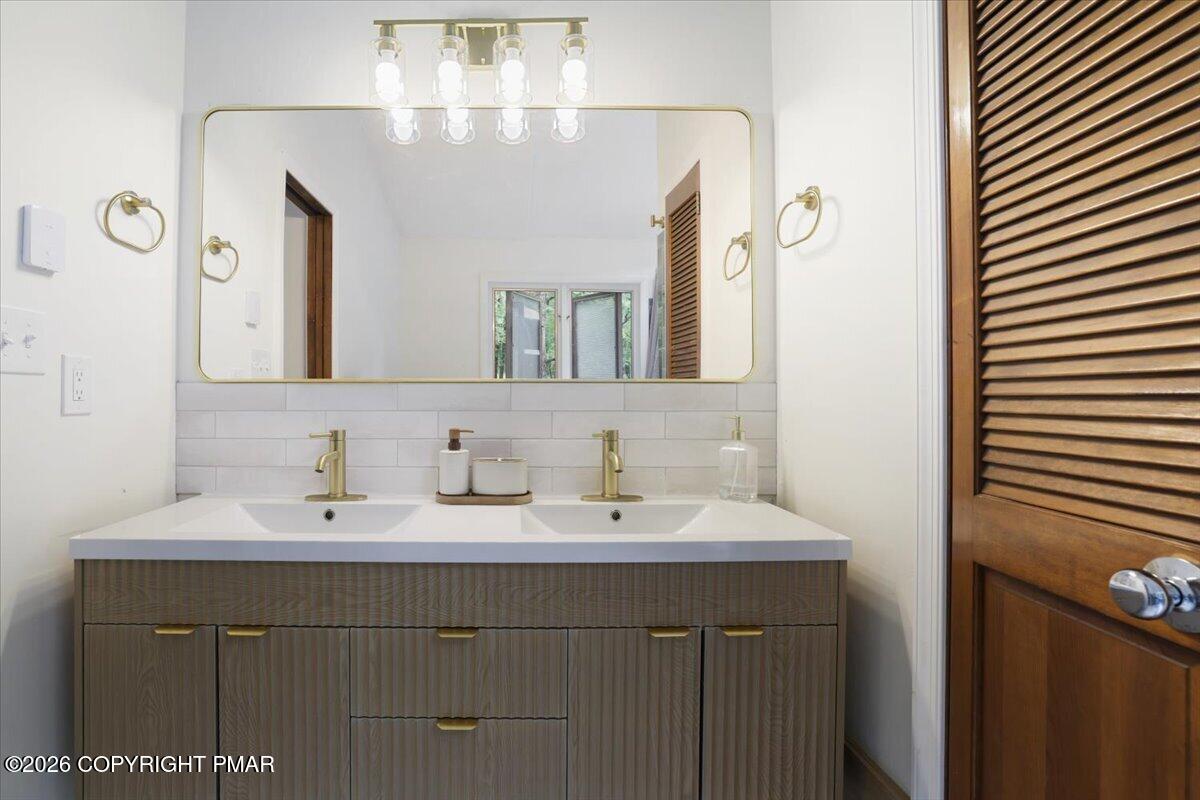 6138 Wales Court Property Photo 29