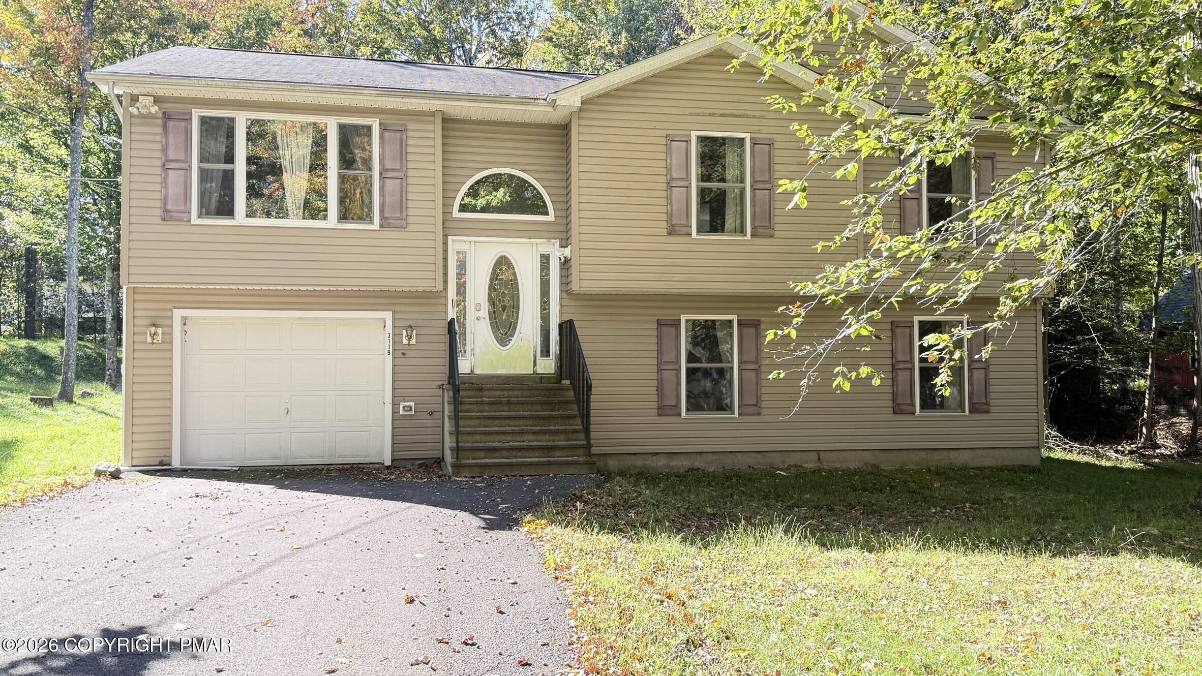 1661 Cotswold Road Property Photo 1