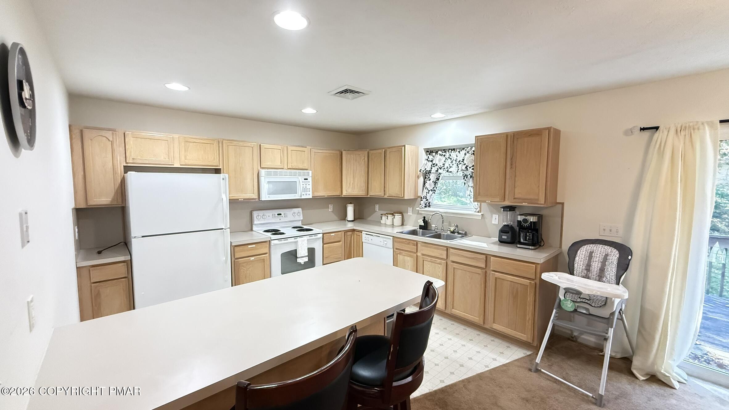 1661 Cotswold Road Property Photo 8