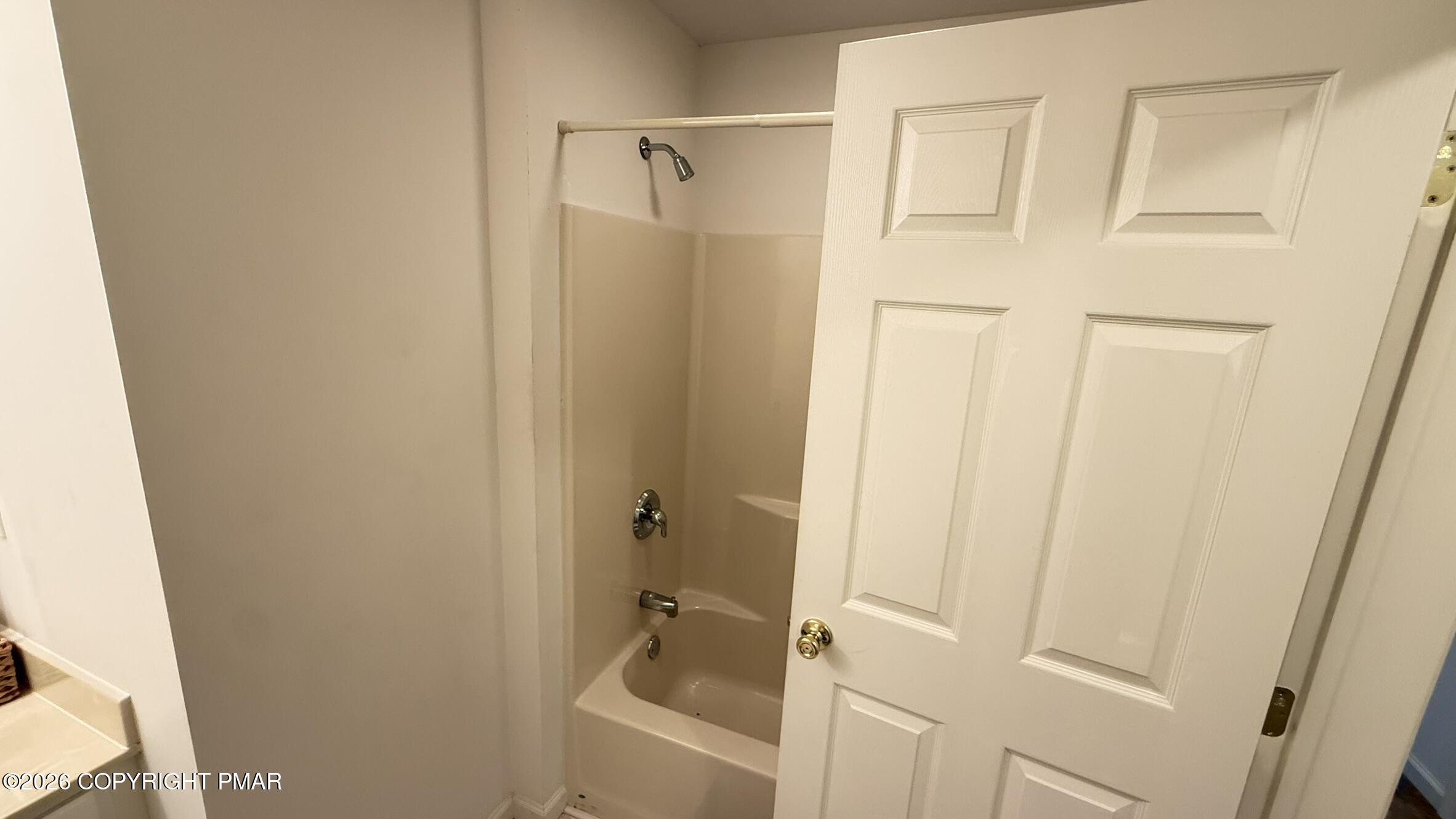 1661 Cotswold Road Property Photo 12